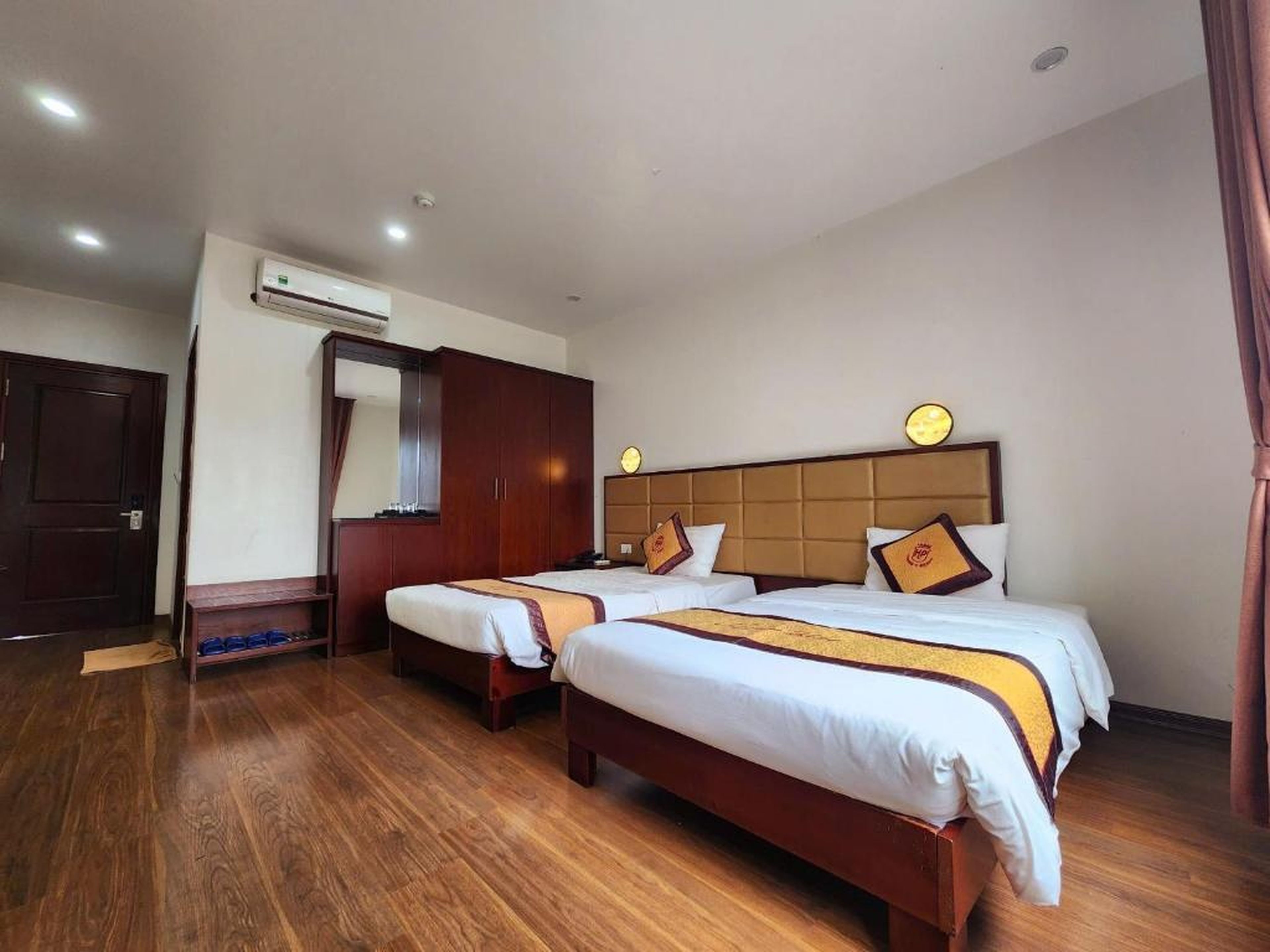 Luxury ii hotel - Hình 16