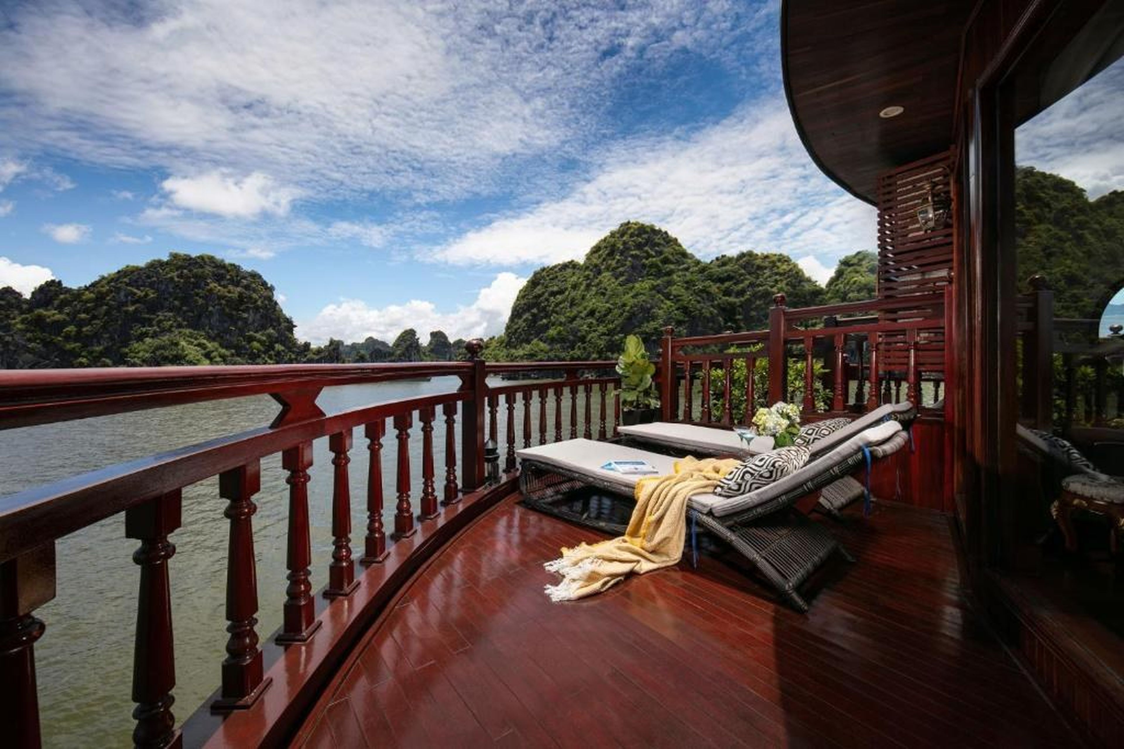 Emperor Cruises Legacy Ha Long - Hình 20