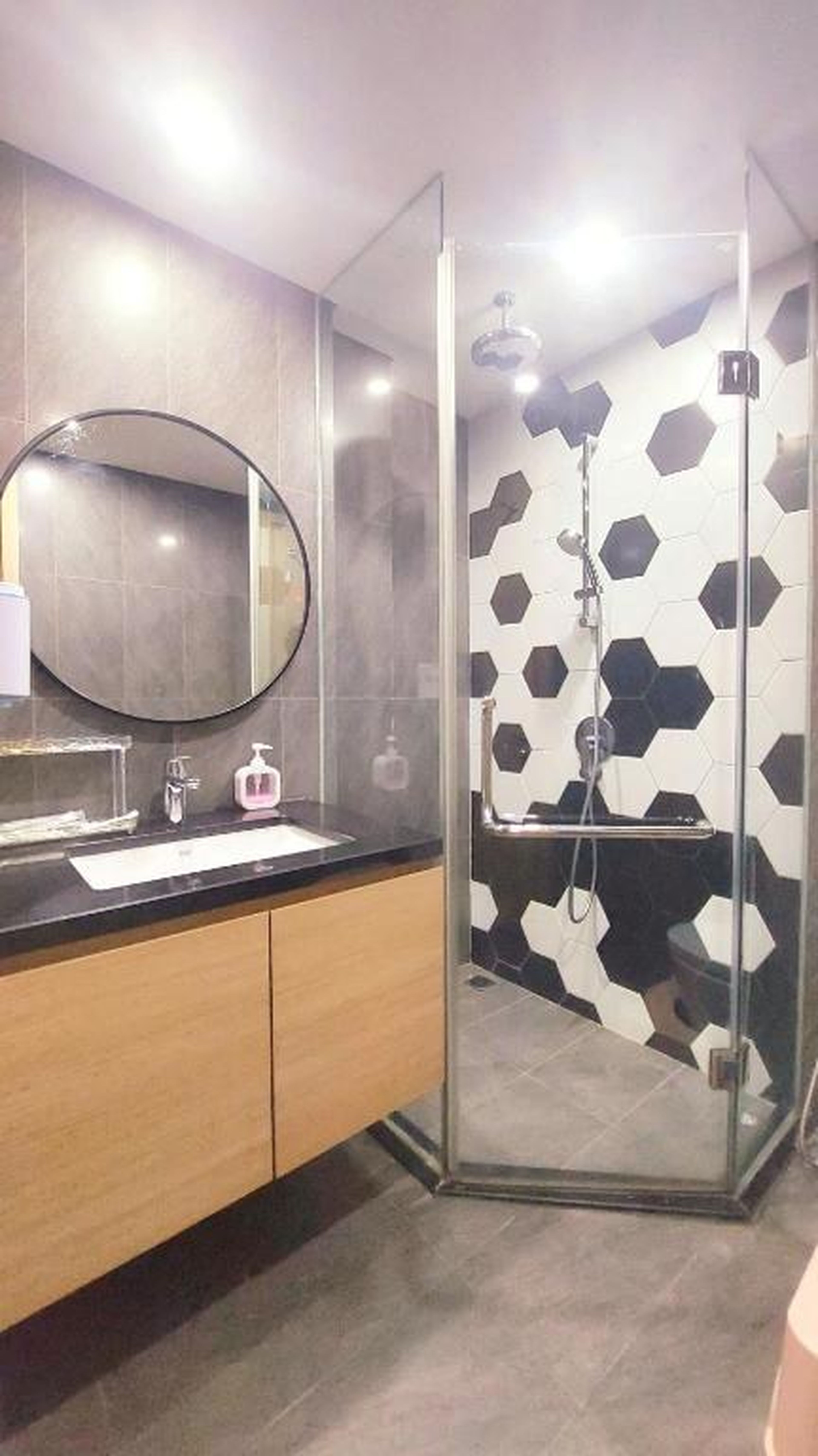 Sweet Home - Homestay apartment system at Citadines Marina Ha Long building - Hình 33