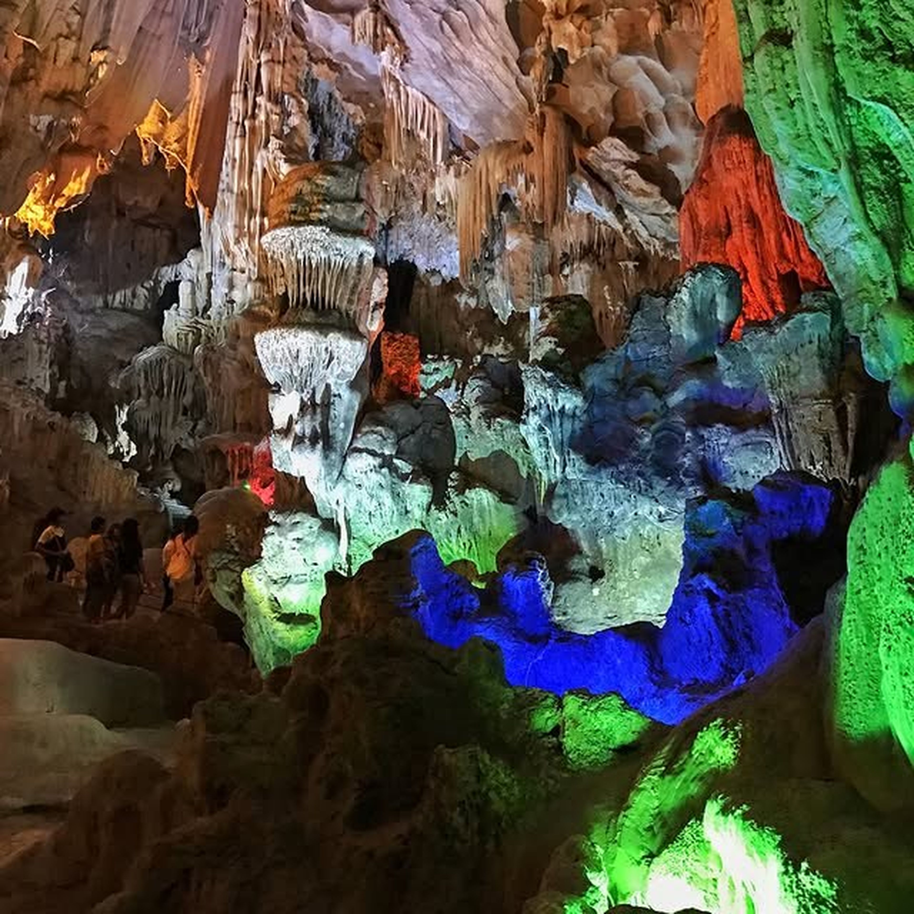 6 Thrilling Experiences in Ha Long Bay in 2025 - Hình 4