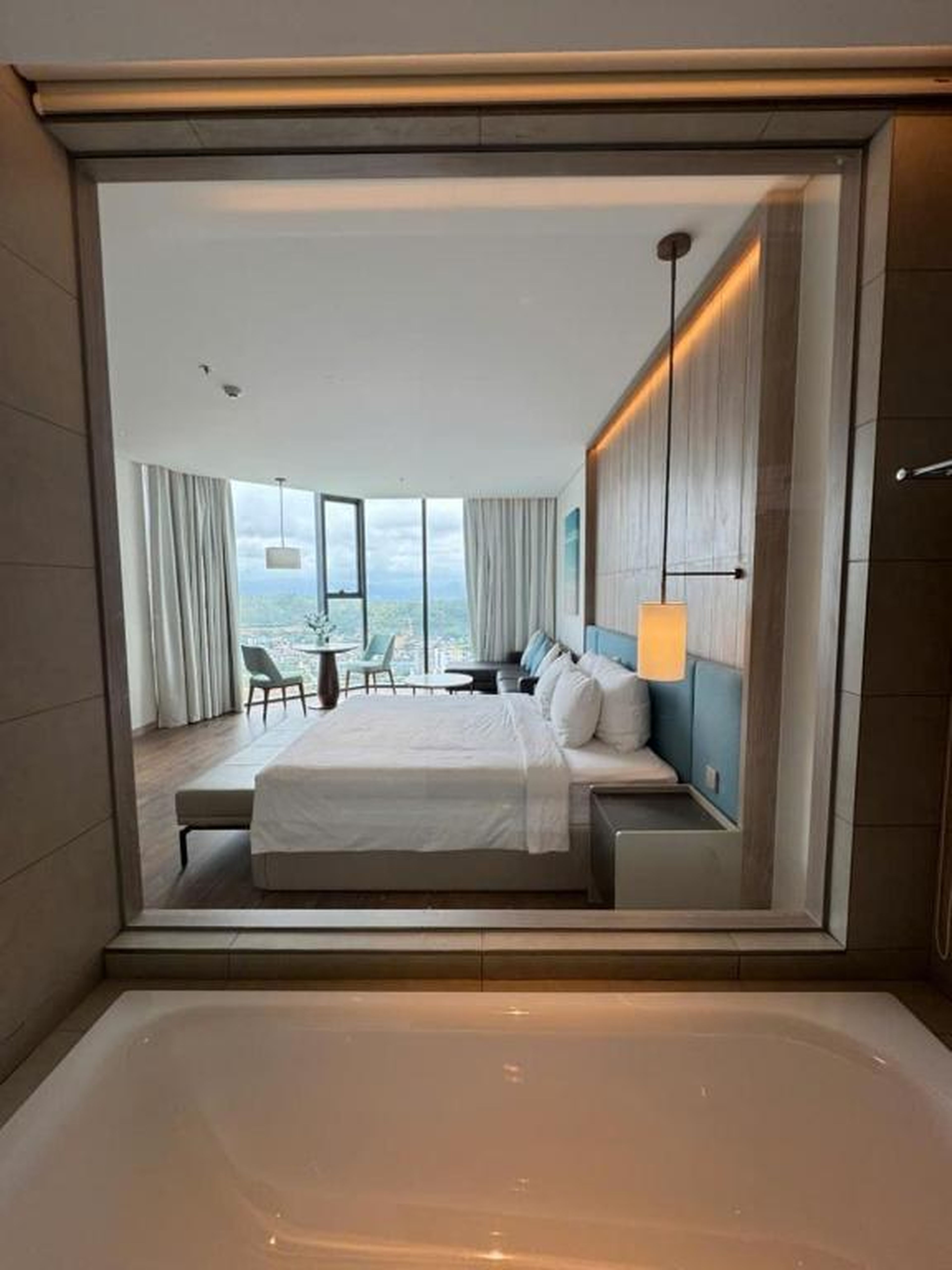 A La Carte Ha Long Bay Managed by 2Tstay - Hình 5
