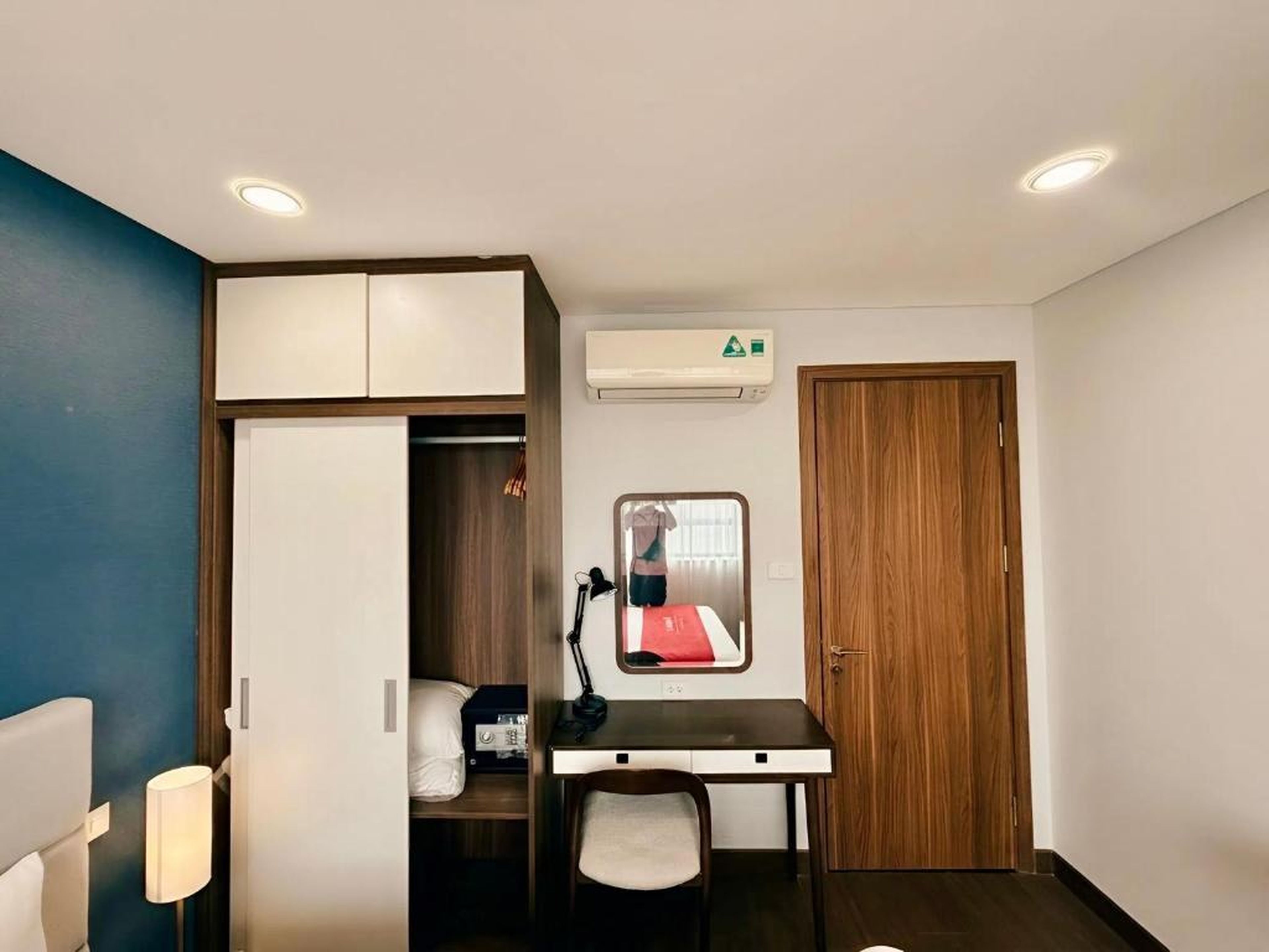 Spacious 2BR Apartment in Hon Gai Center, Ha Long - Hình 28