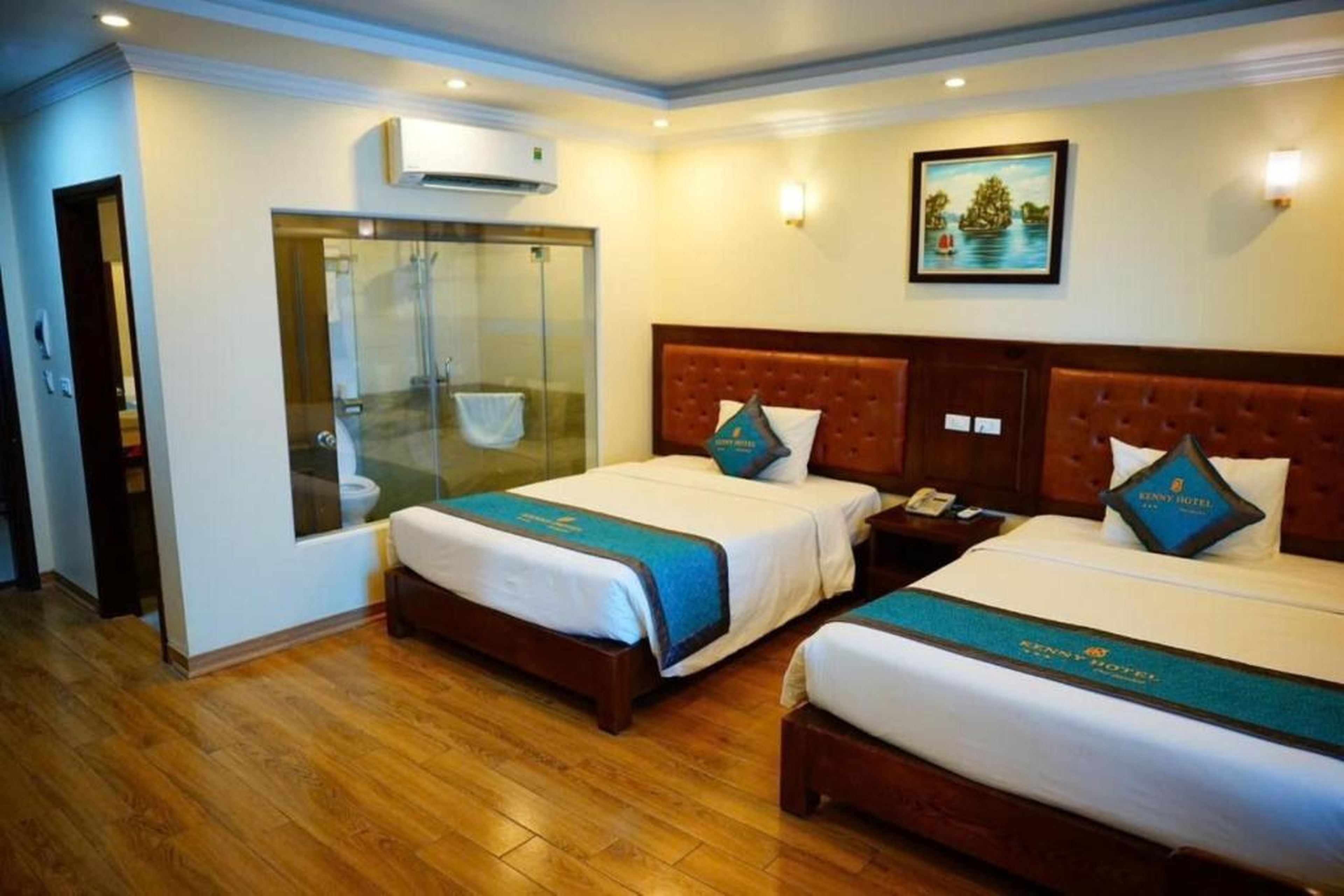 Kenny Hotel Ha Long - Hình 33