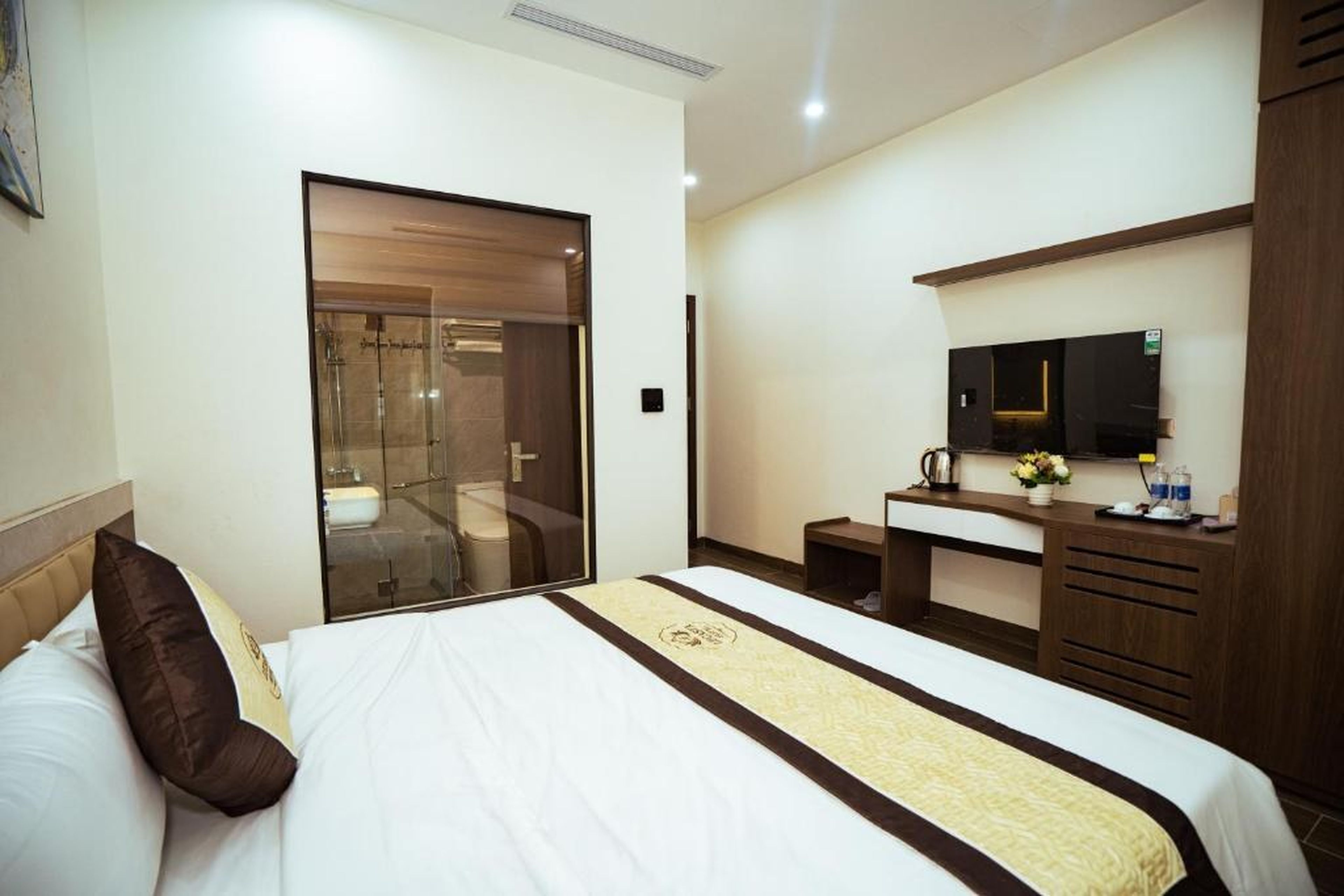 Lucasta Hotel Ha Long - Hình 47