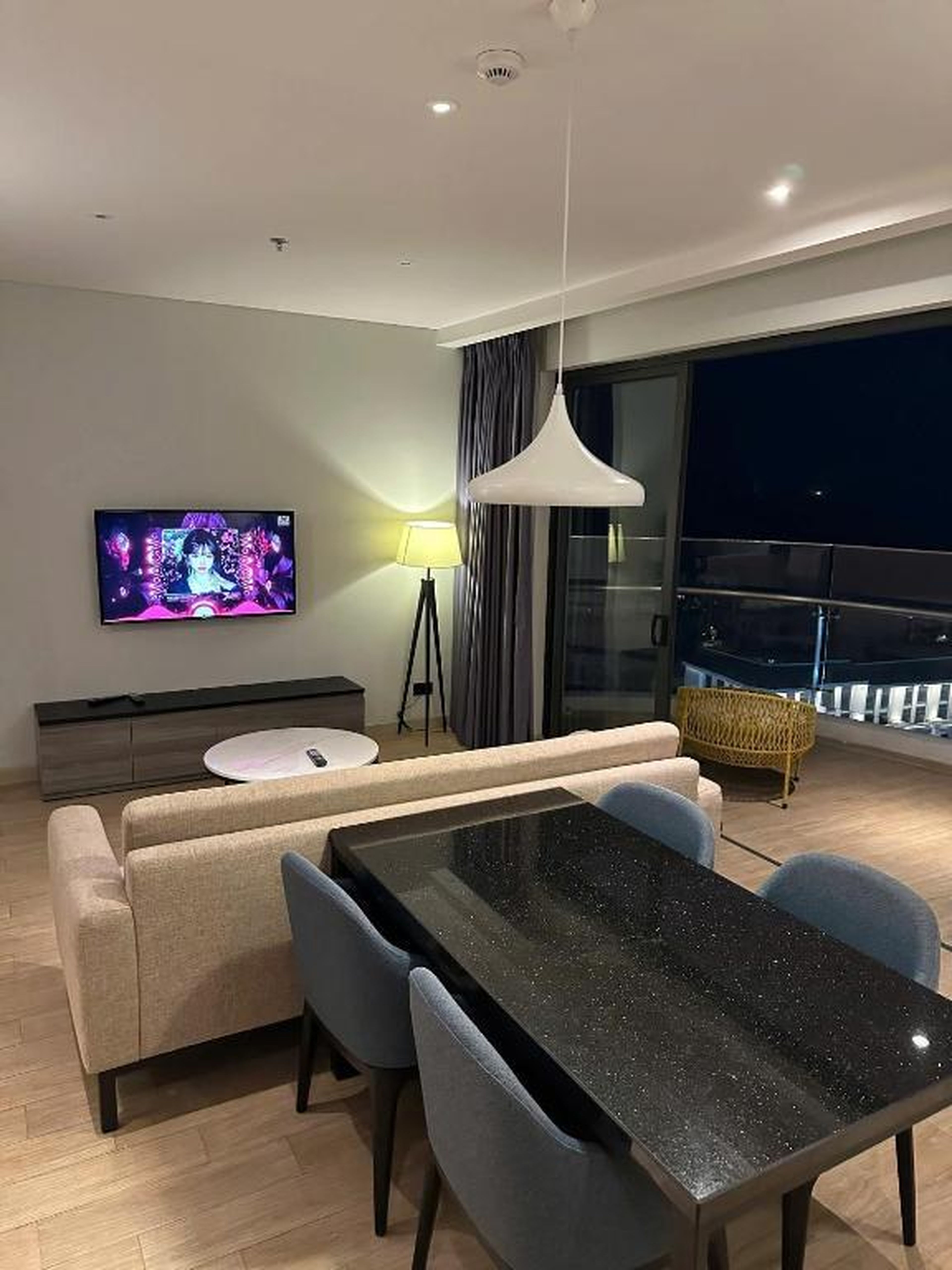 Kay Homestay A810 Citadines Hạ Long View Biển - Hình 19