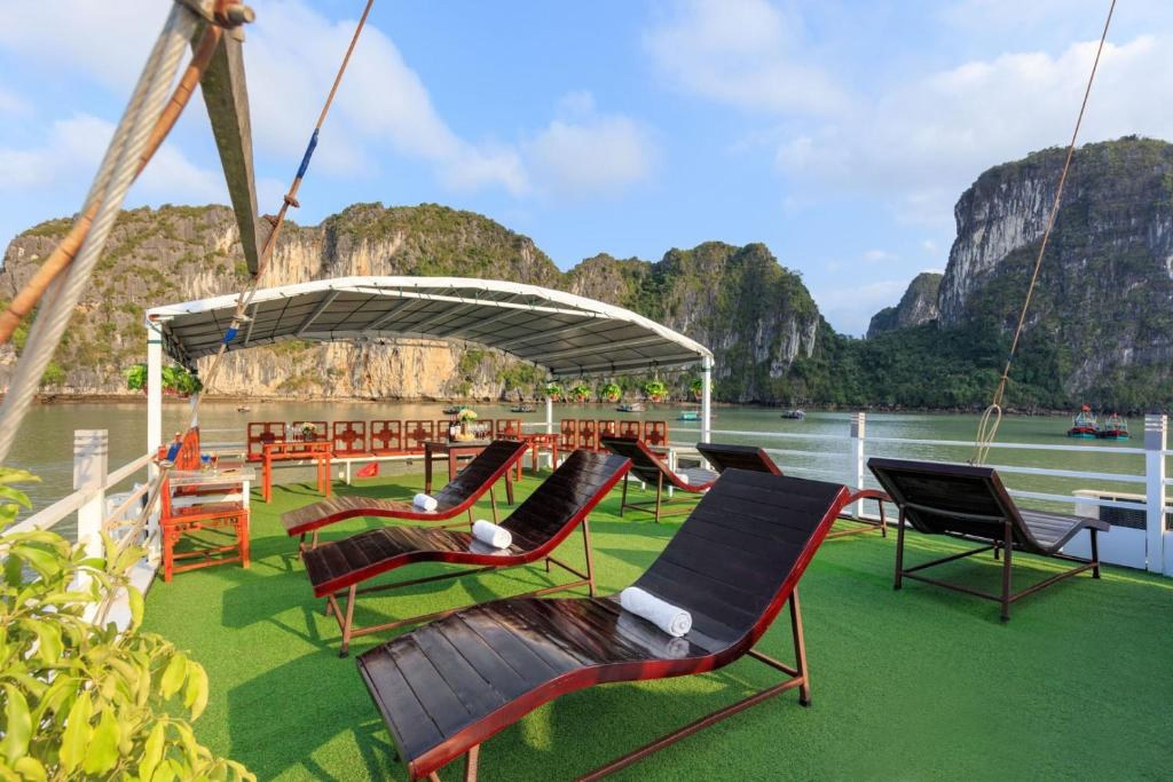 Cozy Bay Classic Cruise - Hình 9