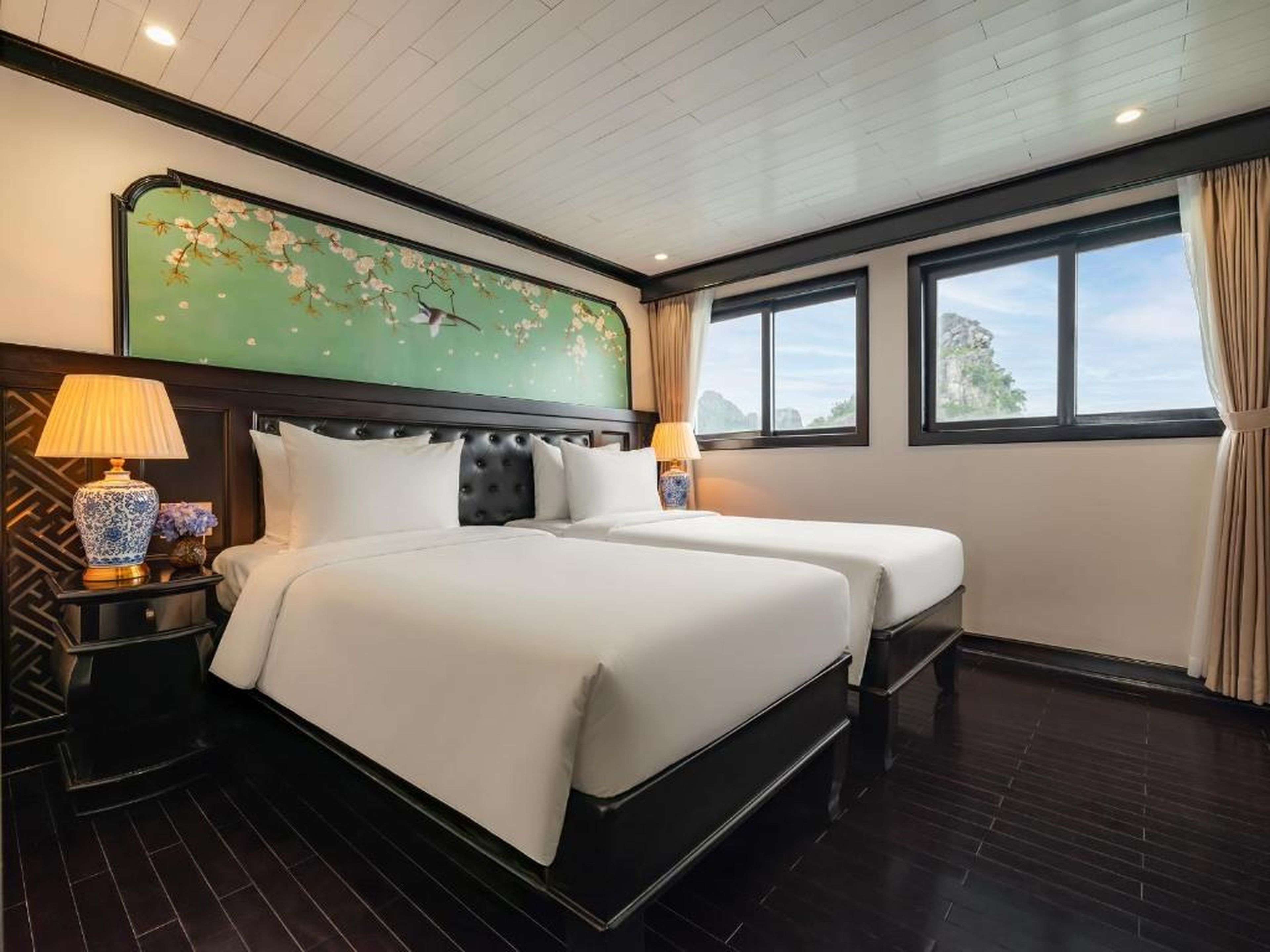 Cozy Bay Cruise - Hình 22