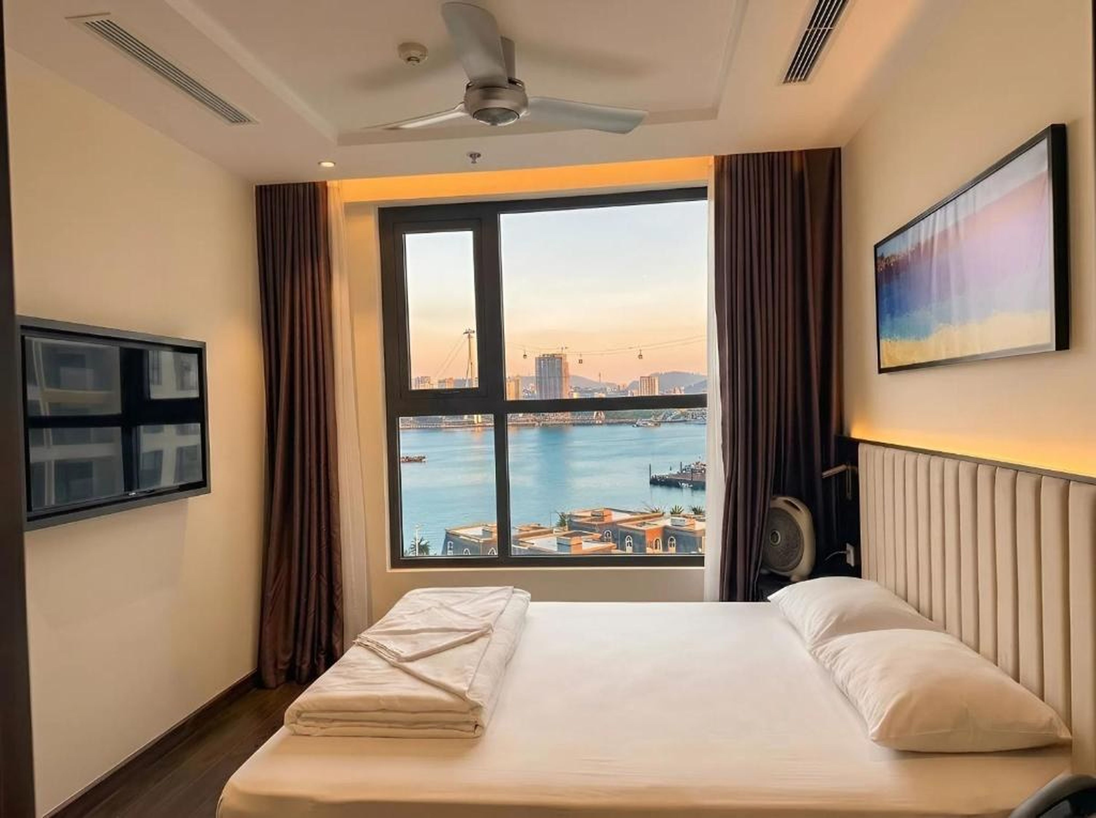 Studio, 2BR Ocean View Apartment - The Sapphire Ha Long - Hình 1