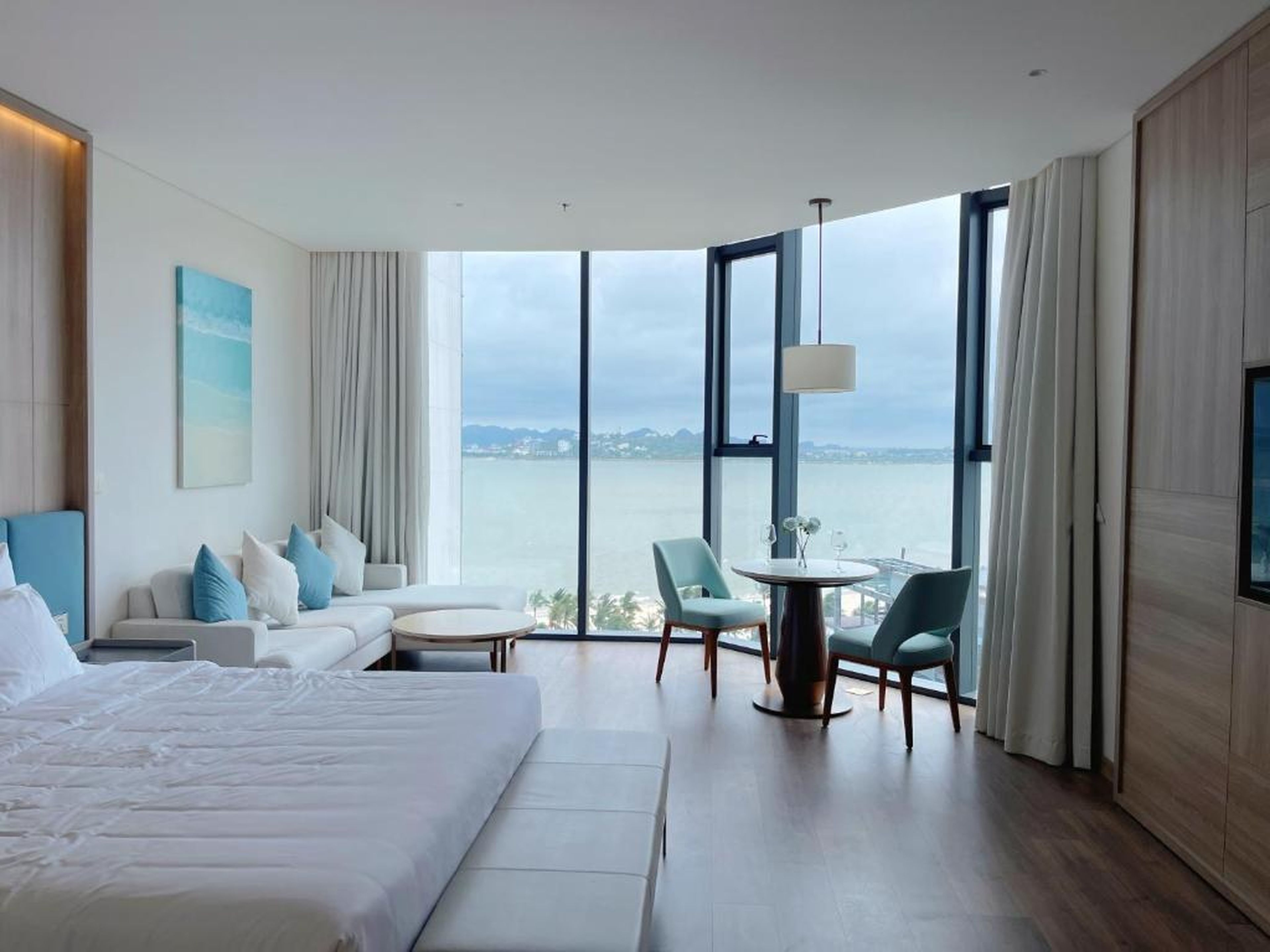 A La Carte Ha Long Bay Residence - Hình 2