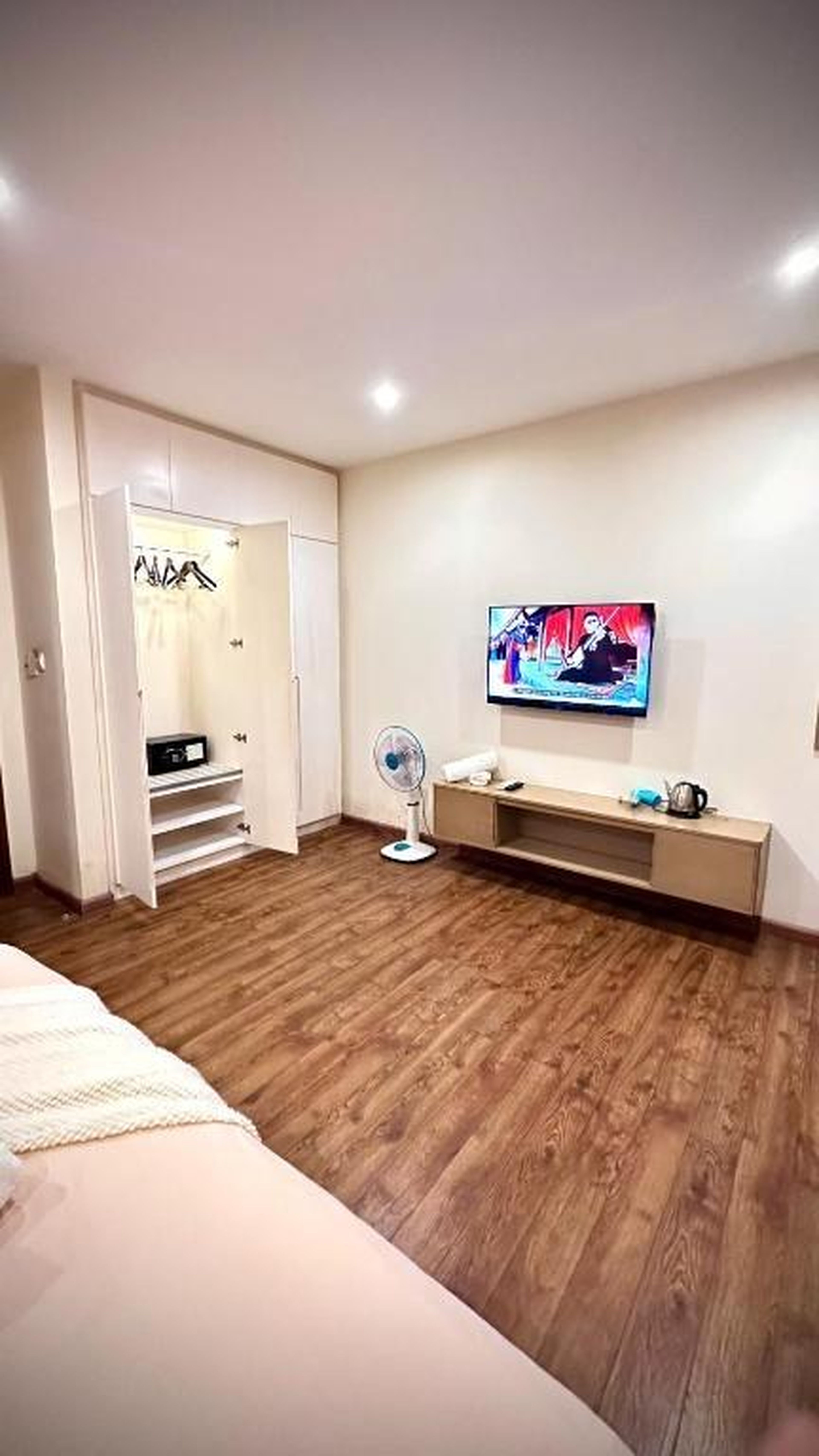 Lotus Villa Hạ Long - Hình 1