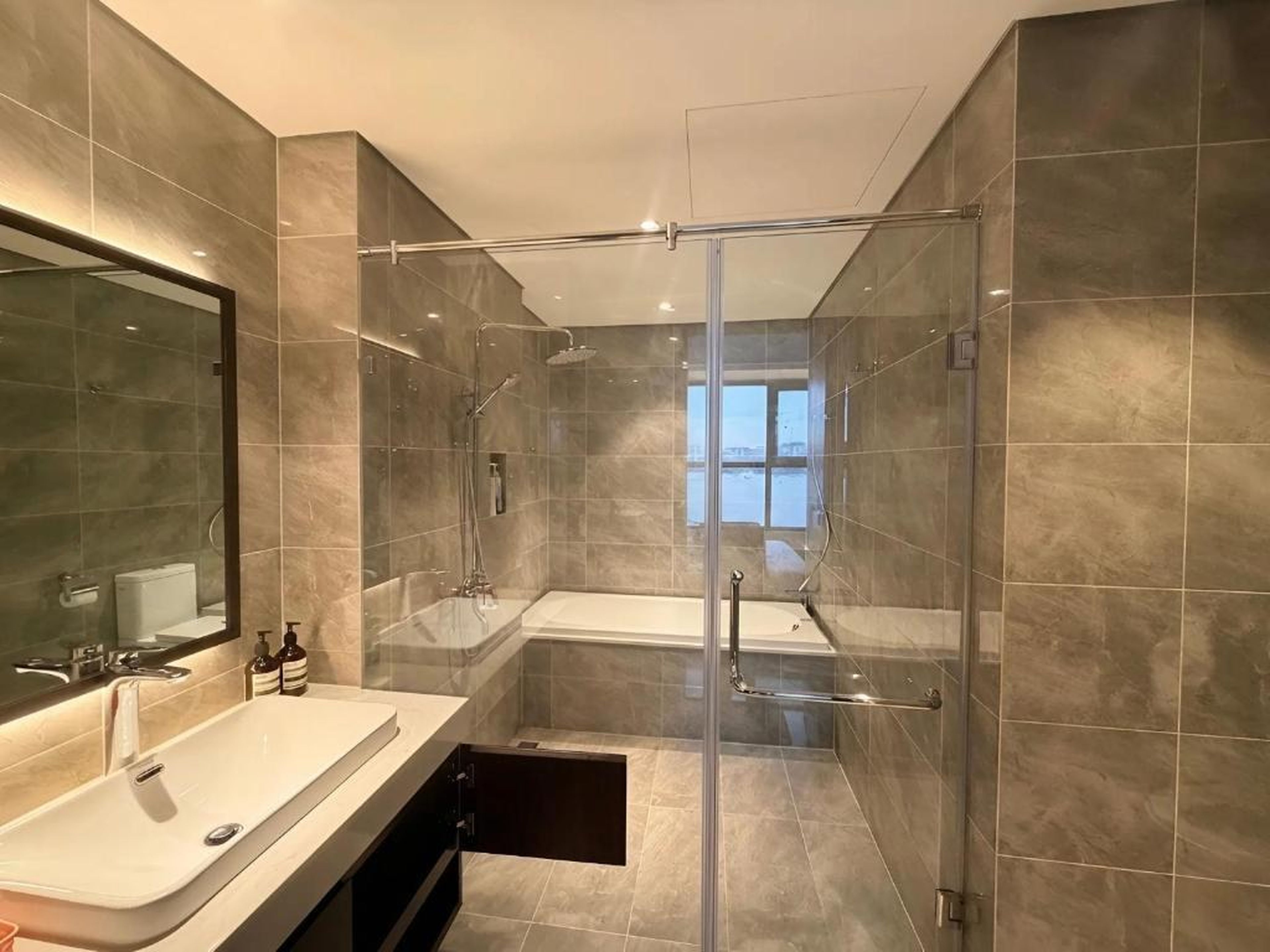 Studio, 2BR Ocean View Apartment - The Sapphire Ha Long - Hình 21