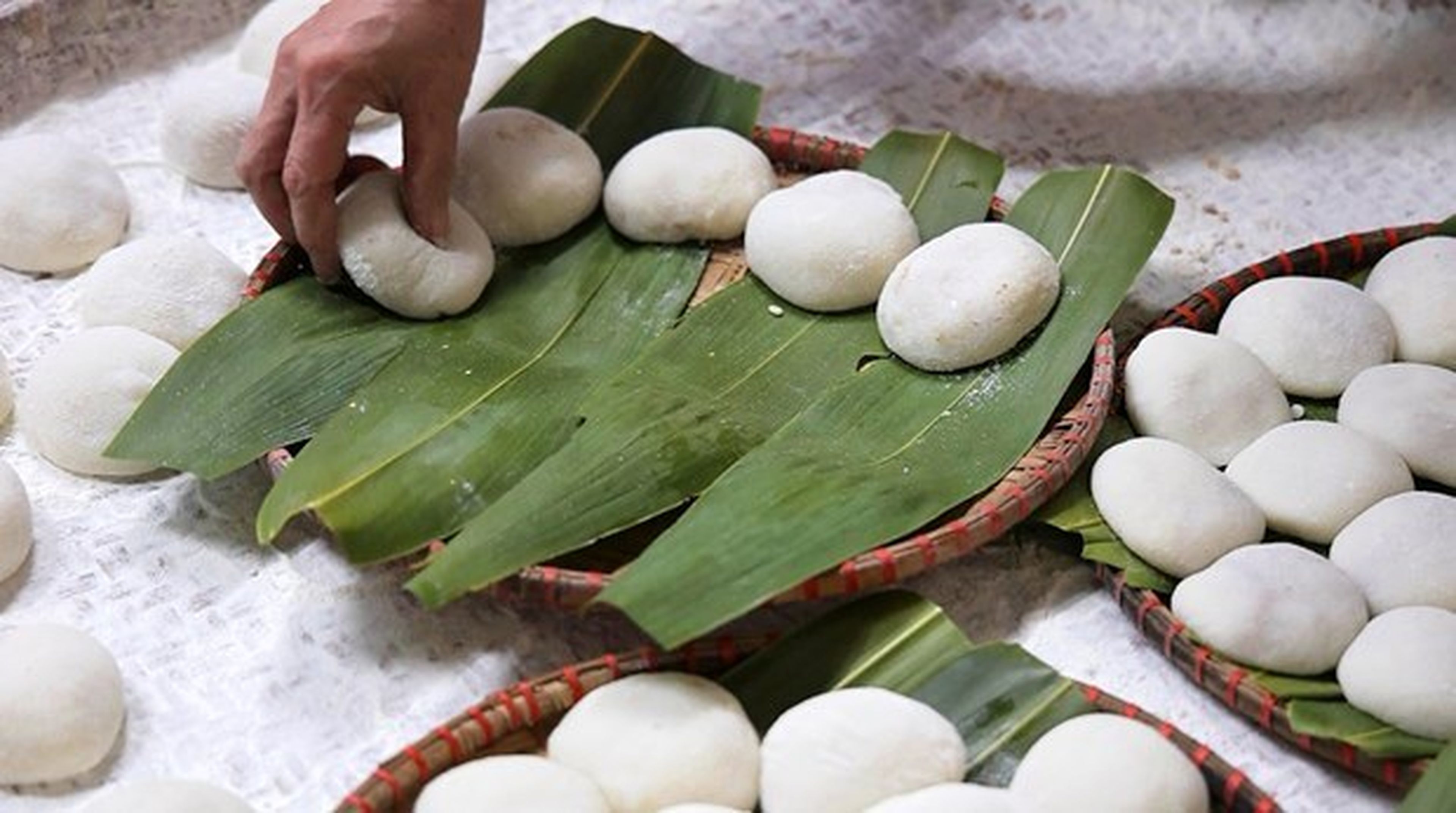 Bánh bạc đầu – 산지우족의 ‘빚으면서 바로 먹는’ 별미 - Hình 6