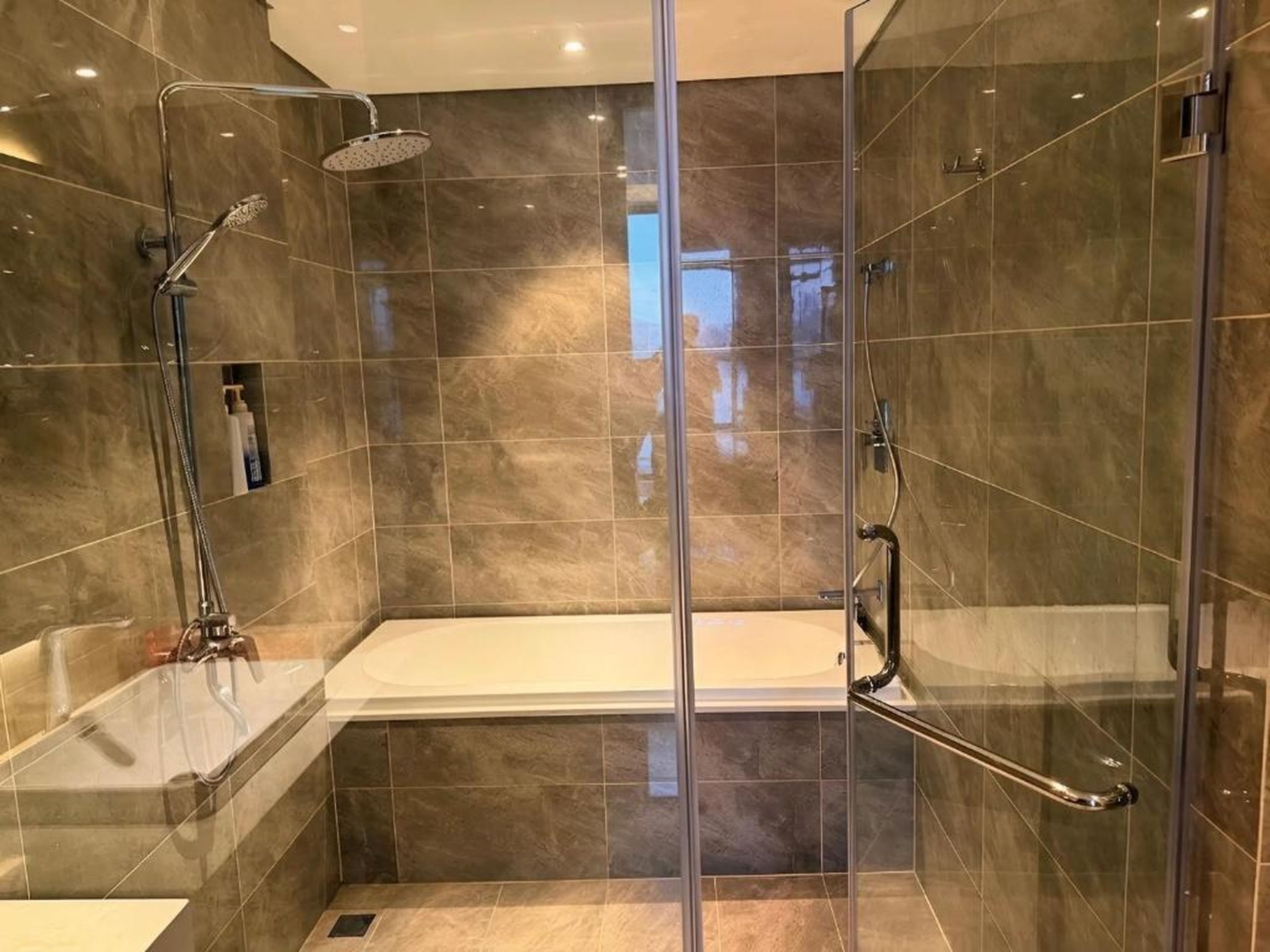 Studio, 2BR Ocean View Apartment - The Sapphire Ha Long - Hình 19