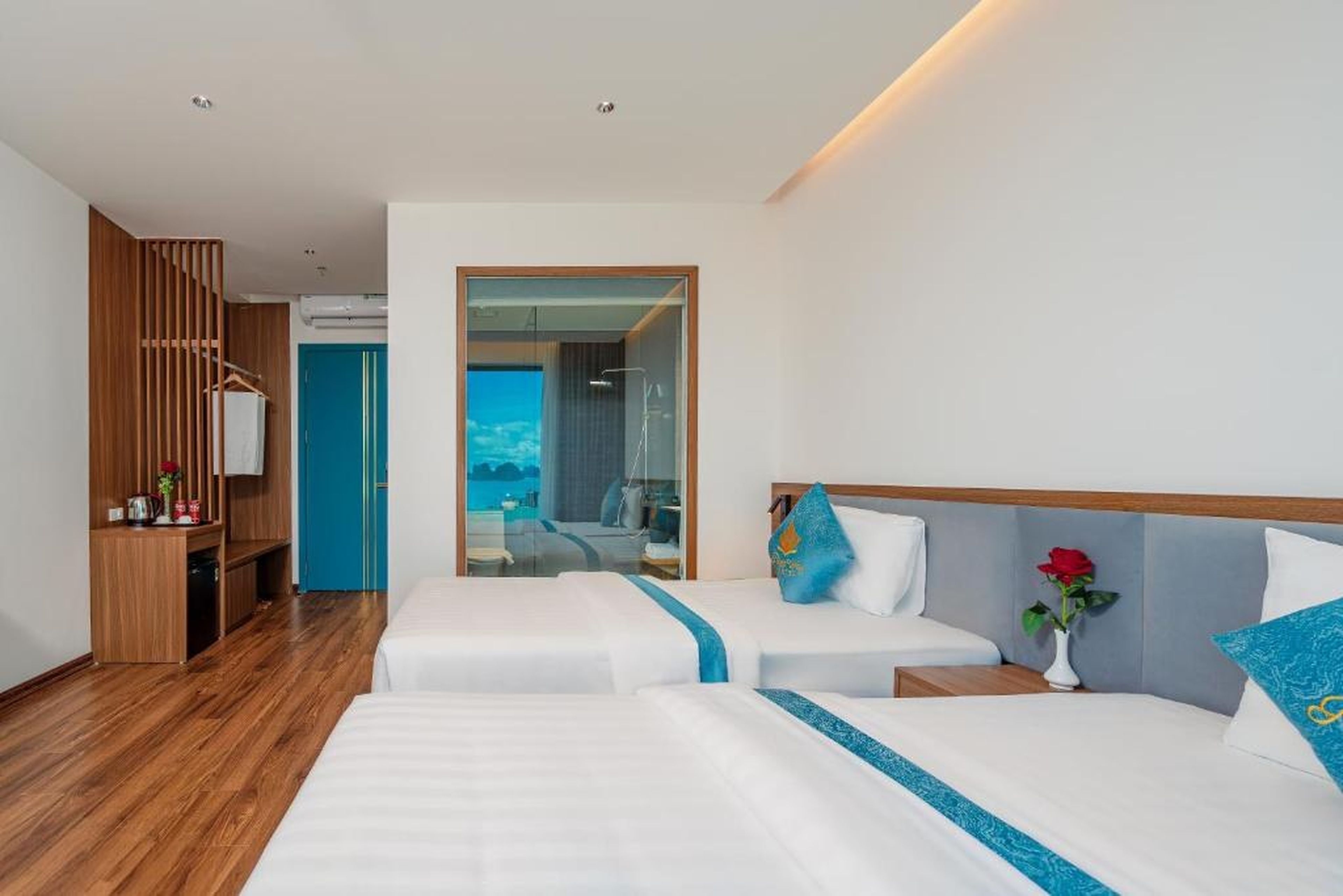 River Way Hotel Ha Long - 500m to Beach - Hình 29