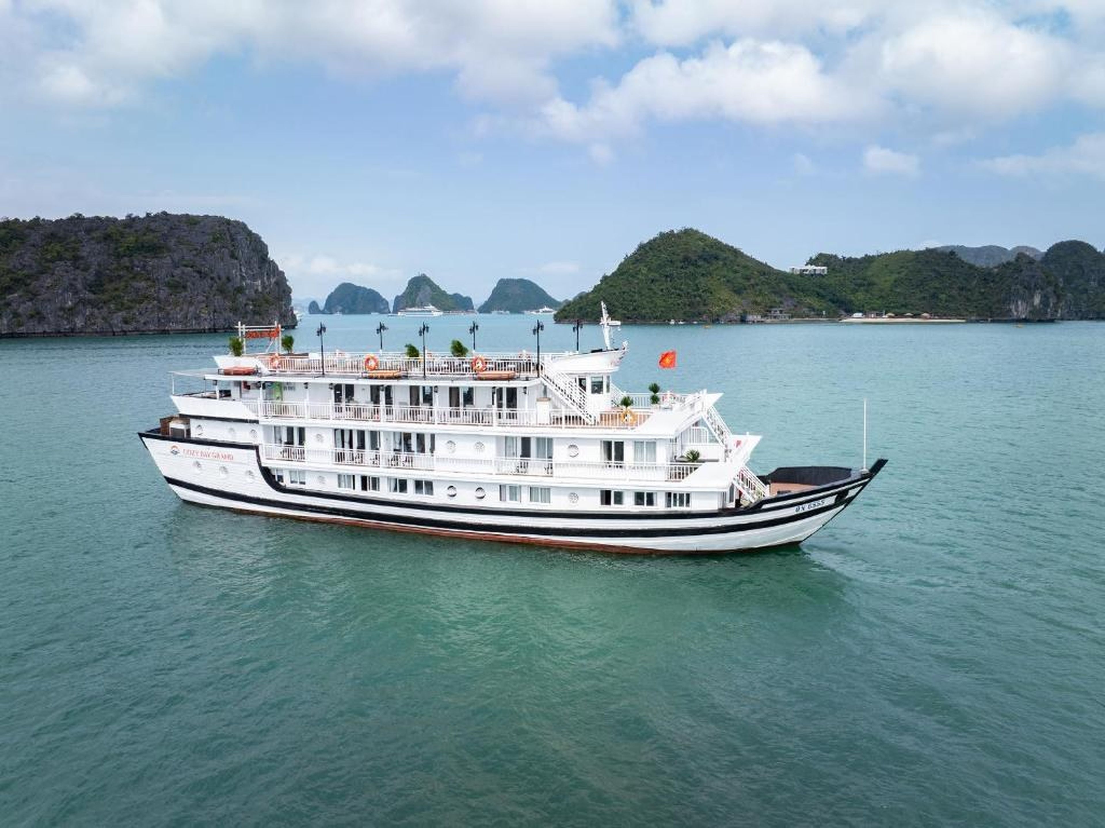 Cozy Bay Grand Cruise - Hình 9