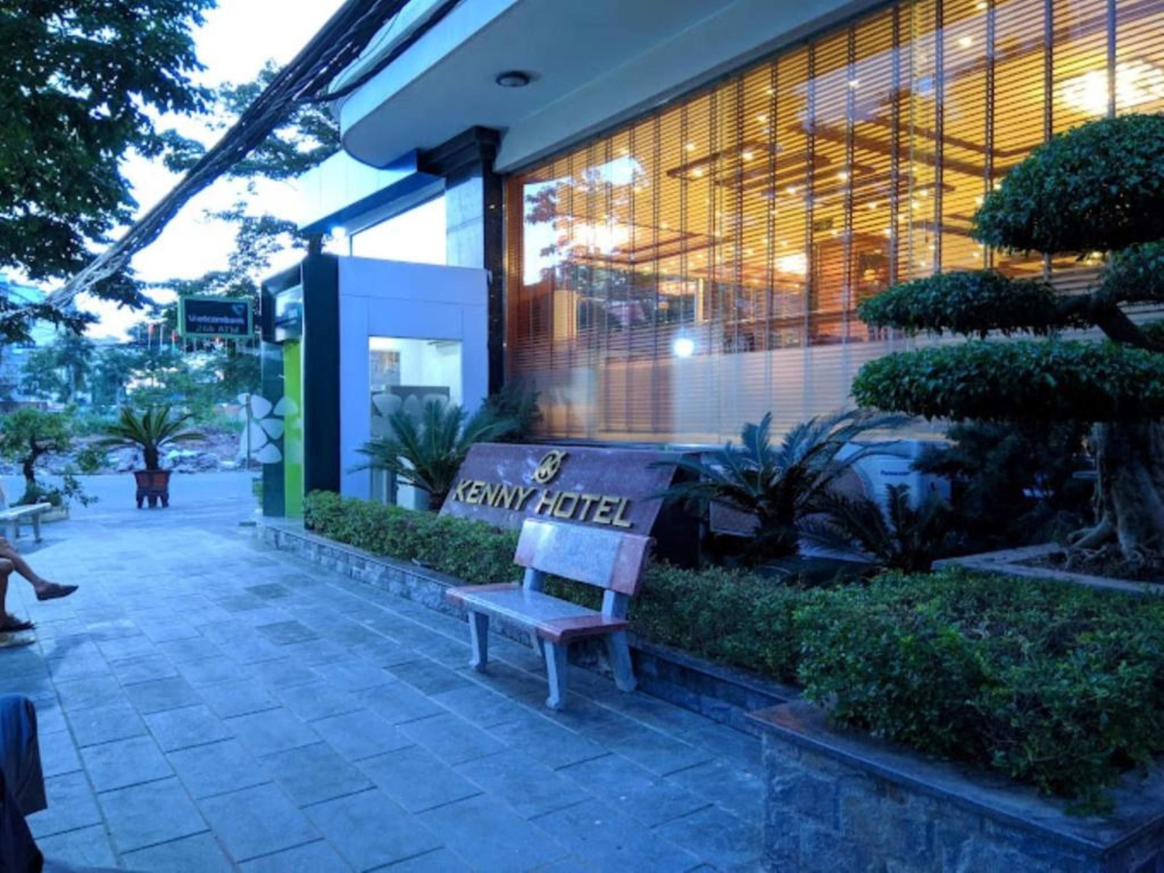 Kenny Hotel Ha Long - Hình 39