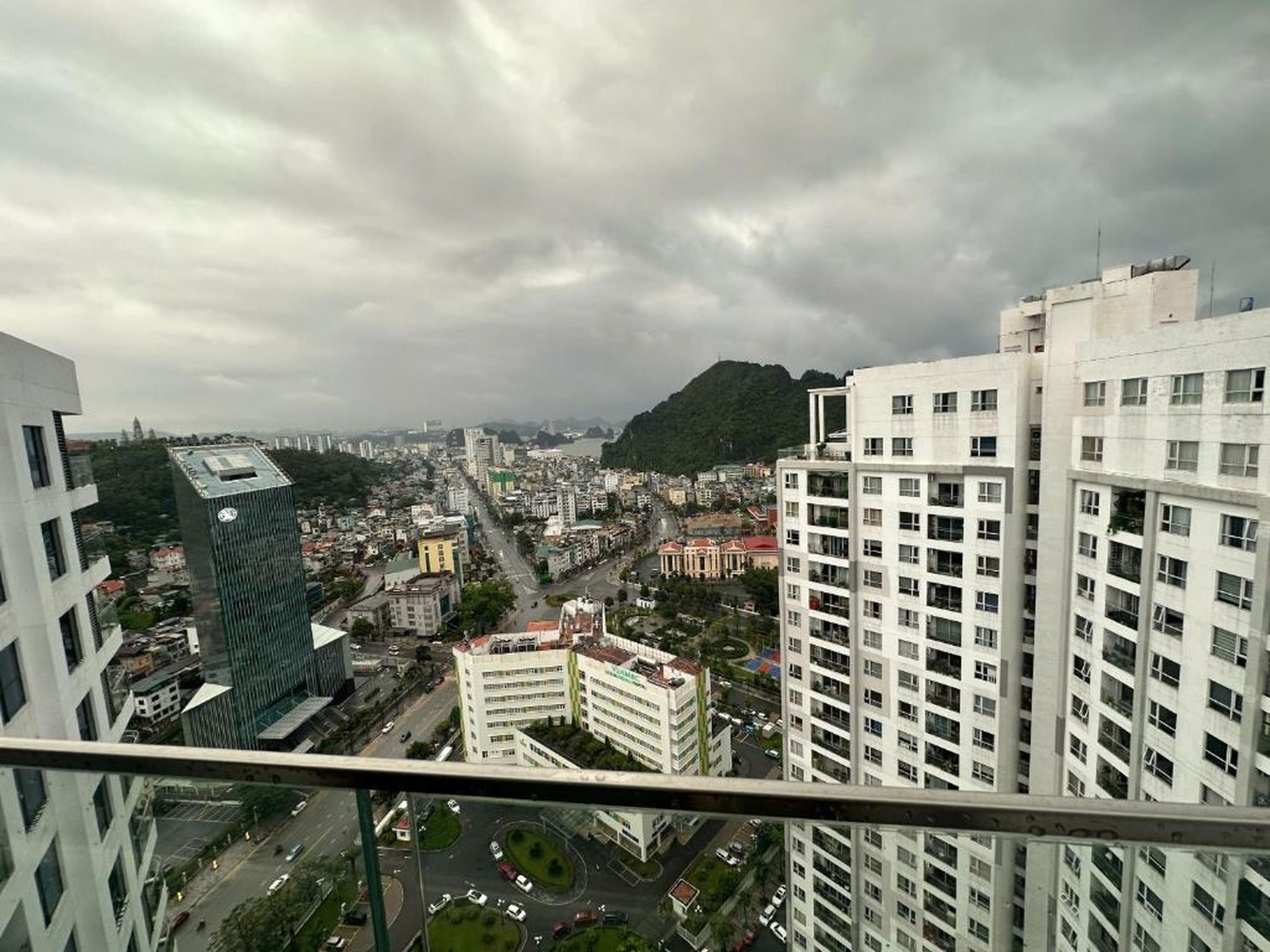 The Saphire Ha Long - TranThuy Sea View Apartment - Hình 36