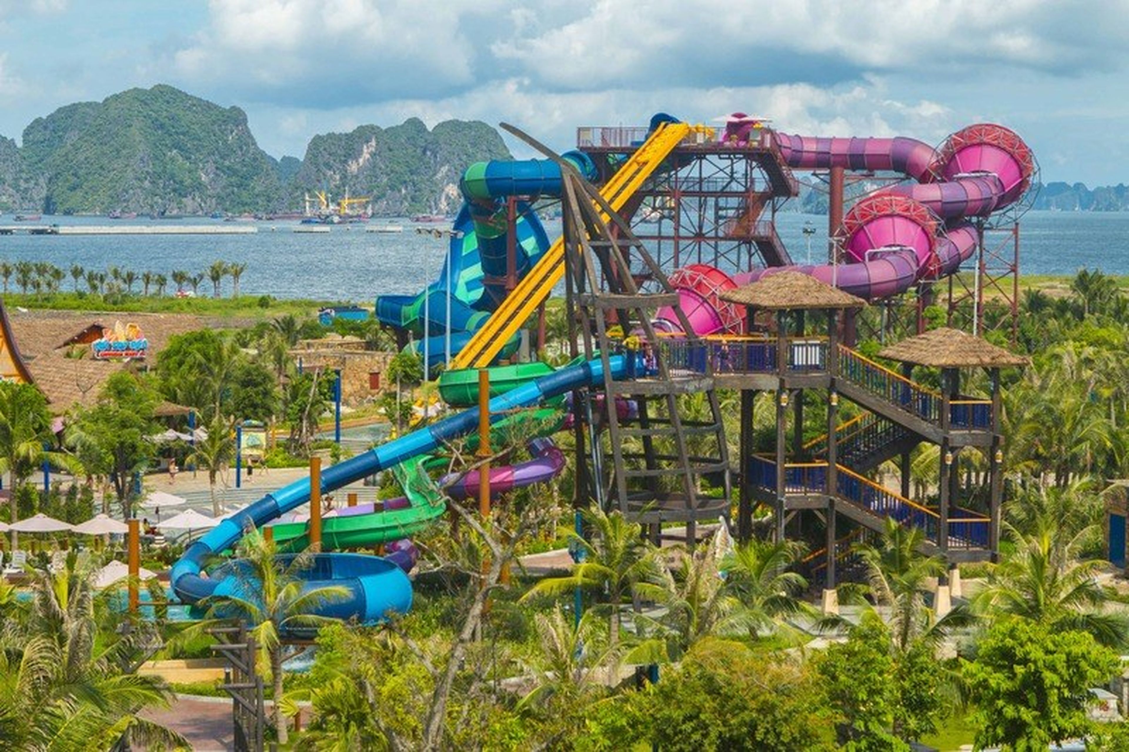 Công viên nước Hạ Long, không gian giải trí cực chất tại Sun World - Hình 12