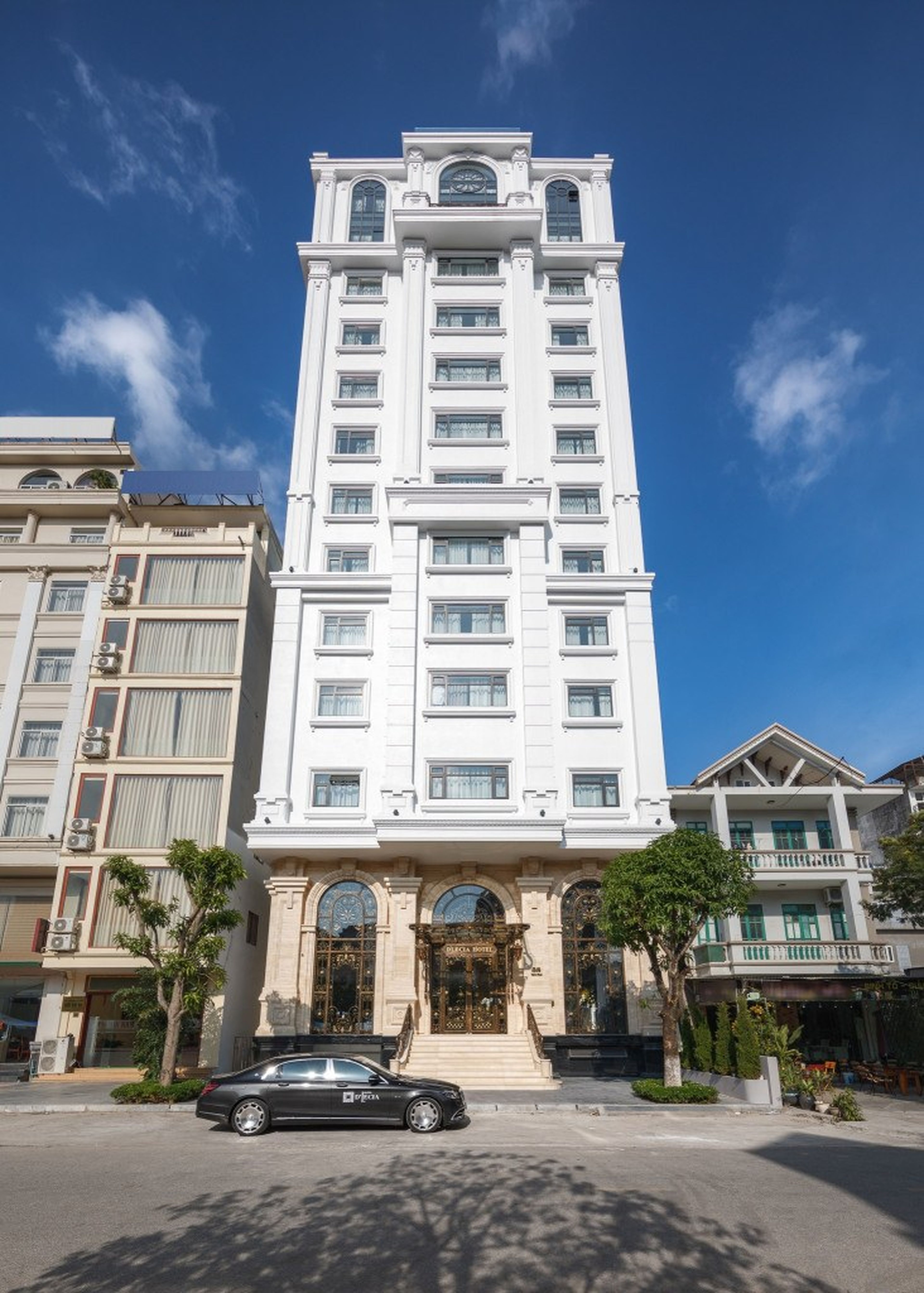 Luxury relaxation at an attractive price at D’Lecia Ha Long Hotel - Hình 1