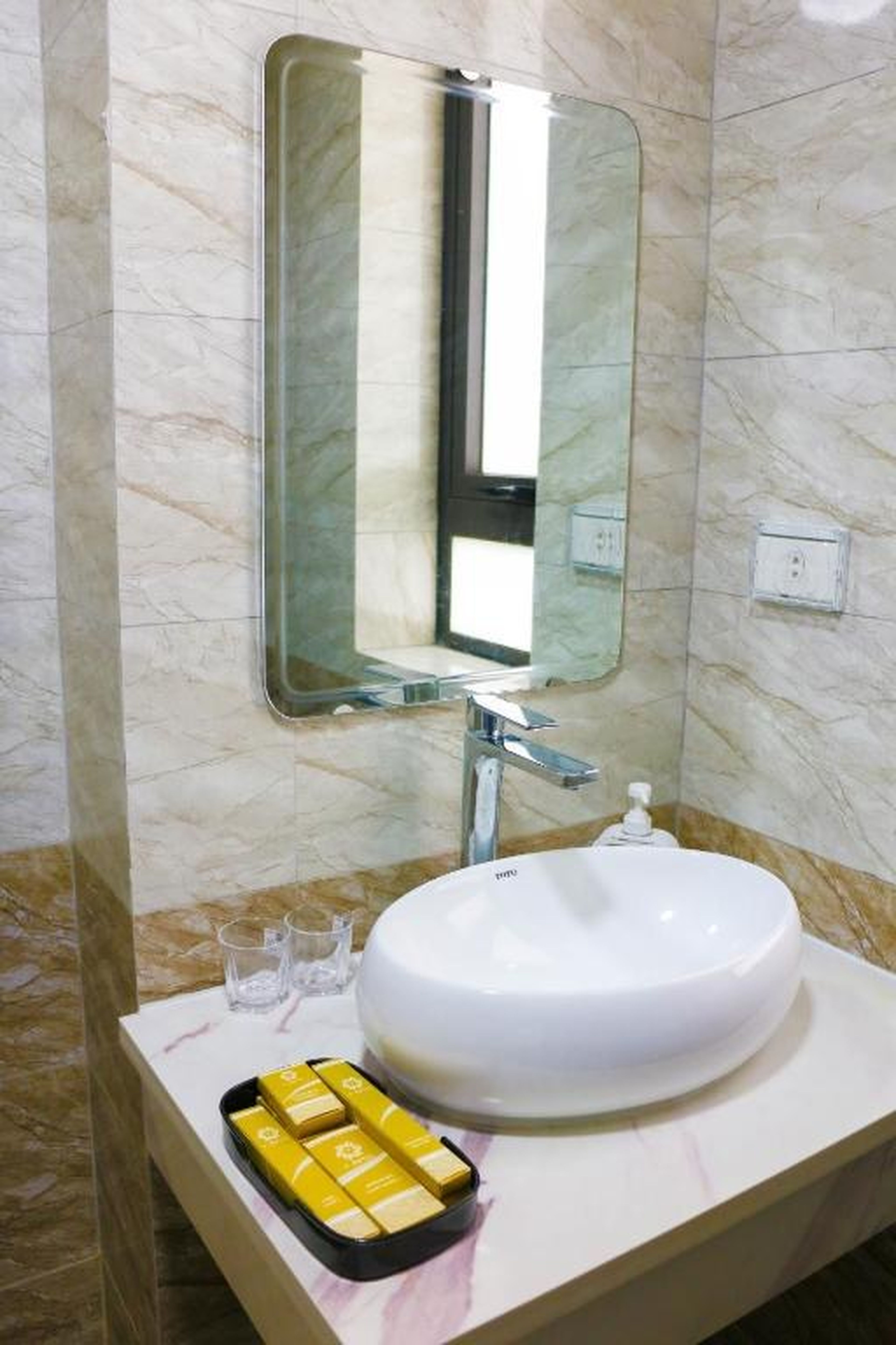 Y - Hotel - Hình 35