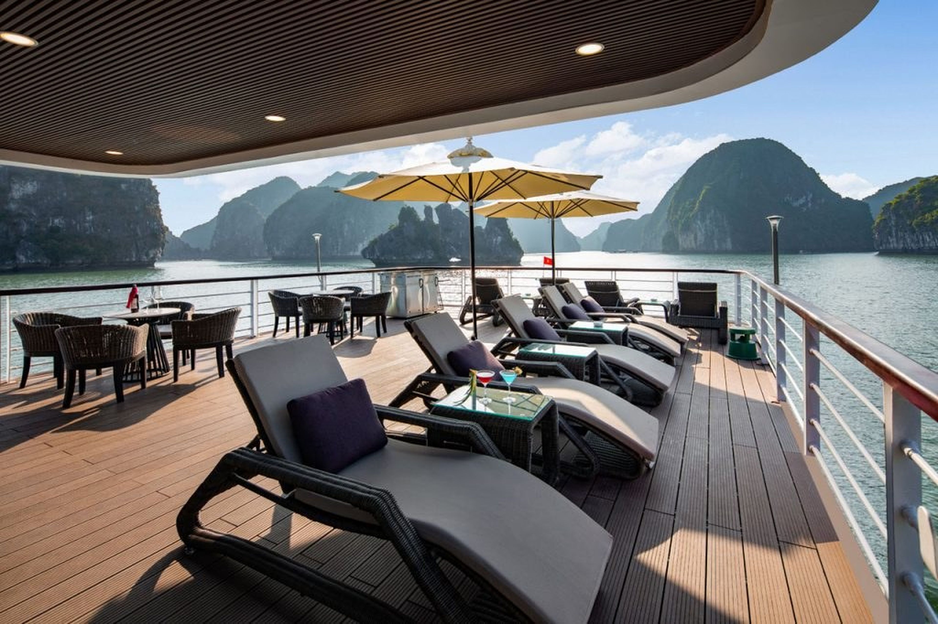 Explore Ha Long Bay – Lan Ha Bay in One Day with Jade Sails Cruise - Hình 4
