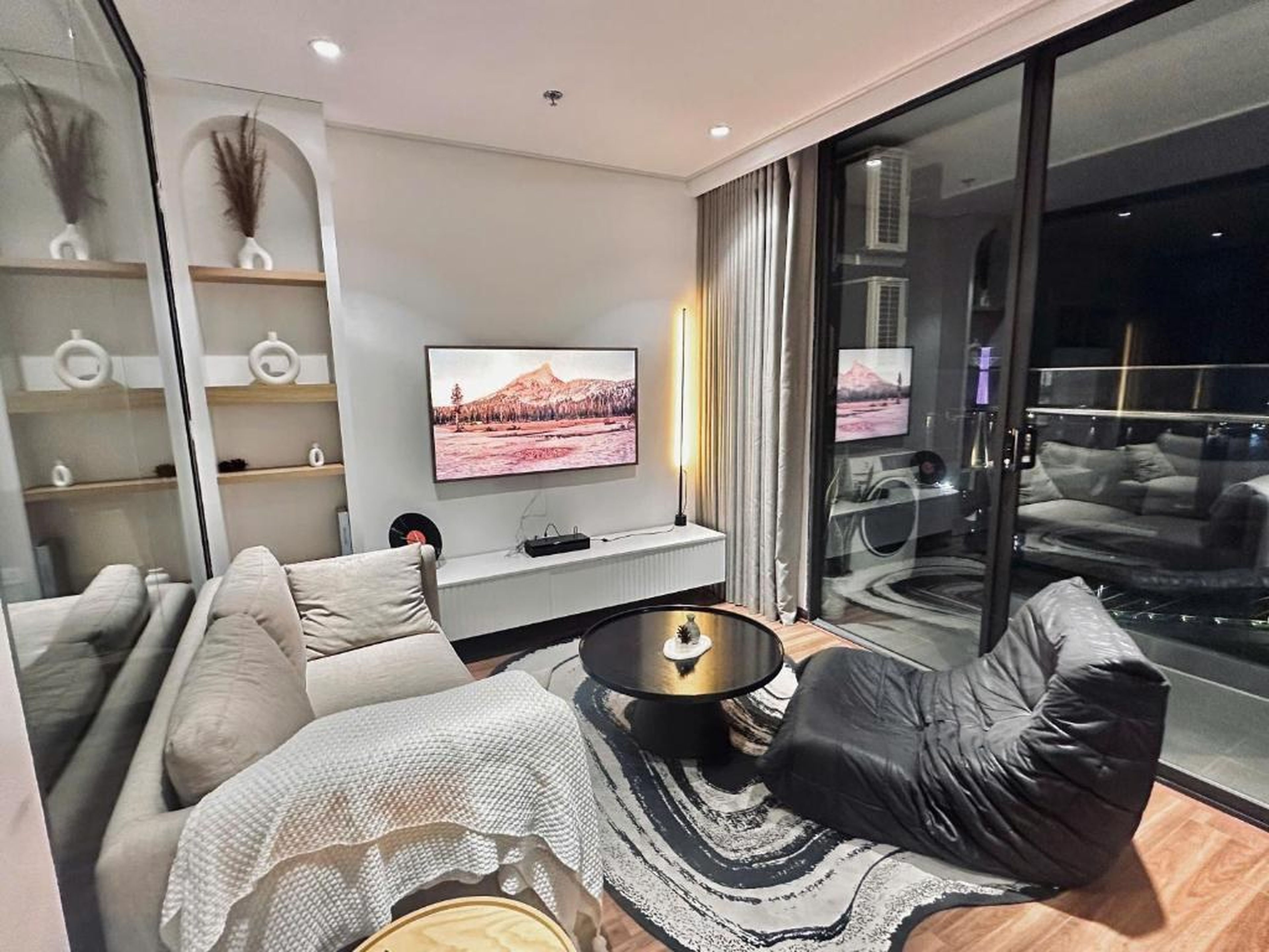 Apartment on 20th & 31st floor, Bai Chay Bridge & Ha Long Bay view - Hình 22