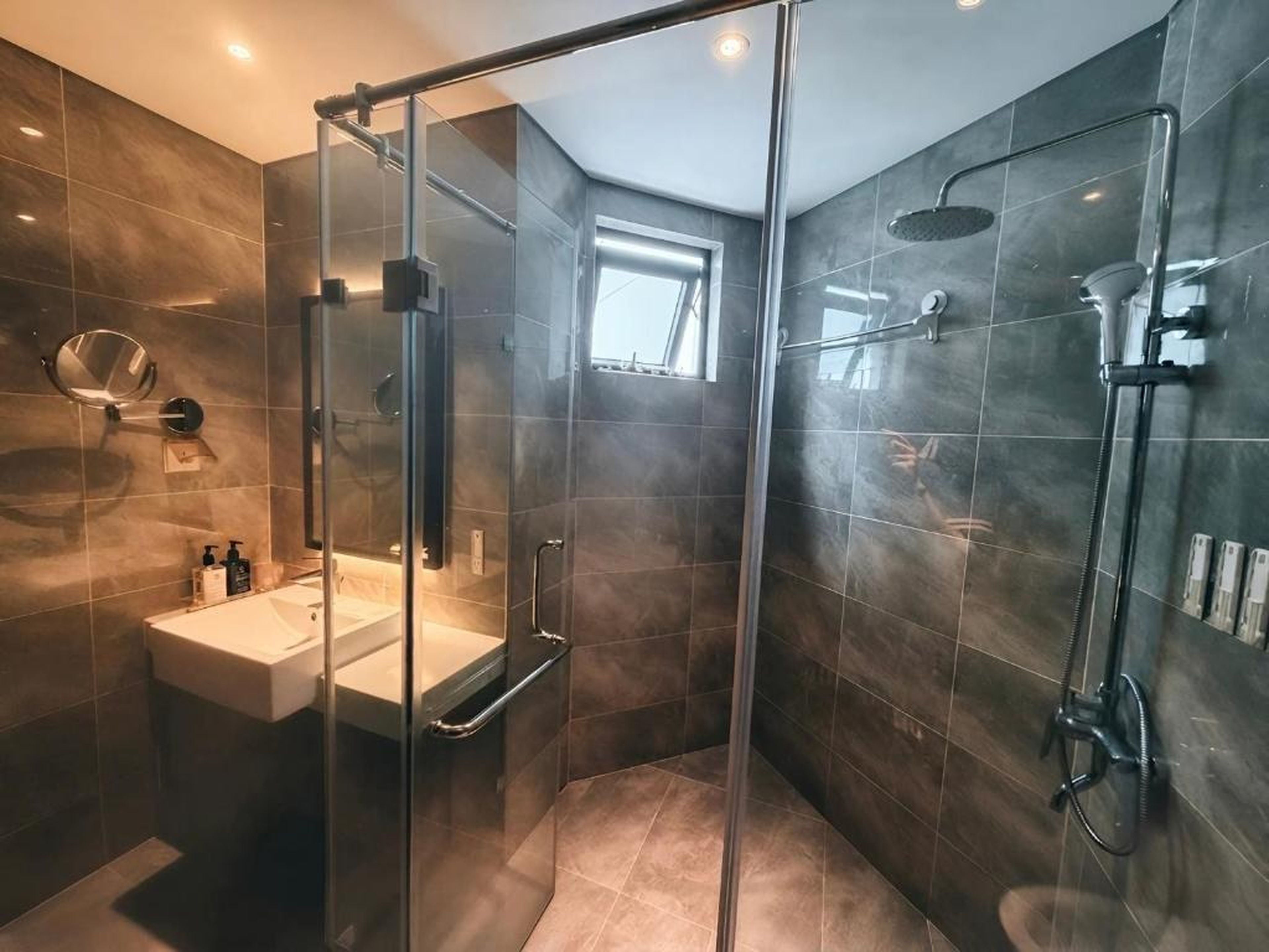 The Sapphire Ha Long - Ocean View Apartment - Pool - Hình 27