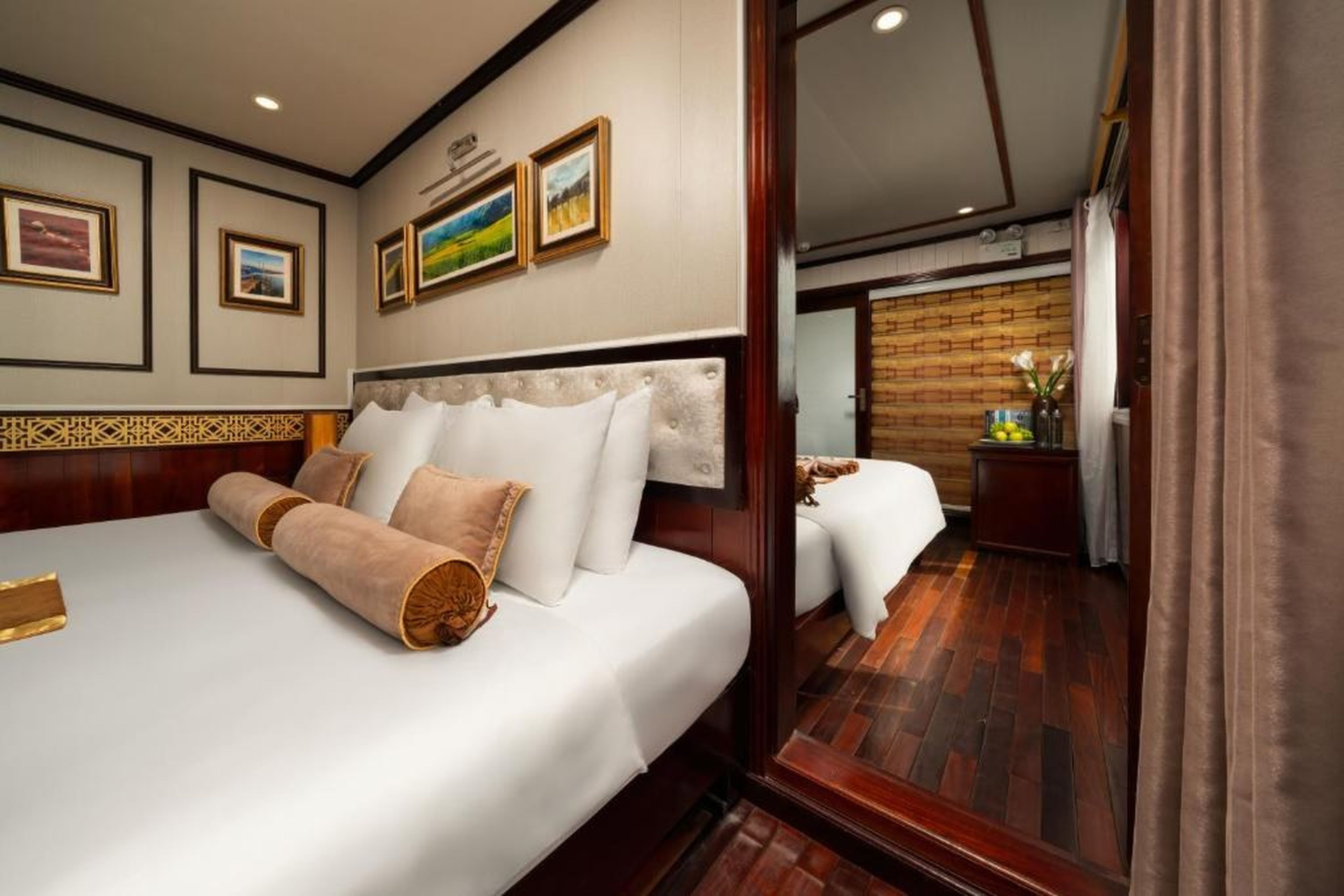 Swan Cruises Halong - Off-the-Beaten-Path Route - Hình 12