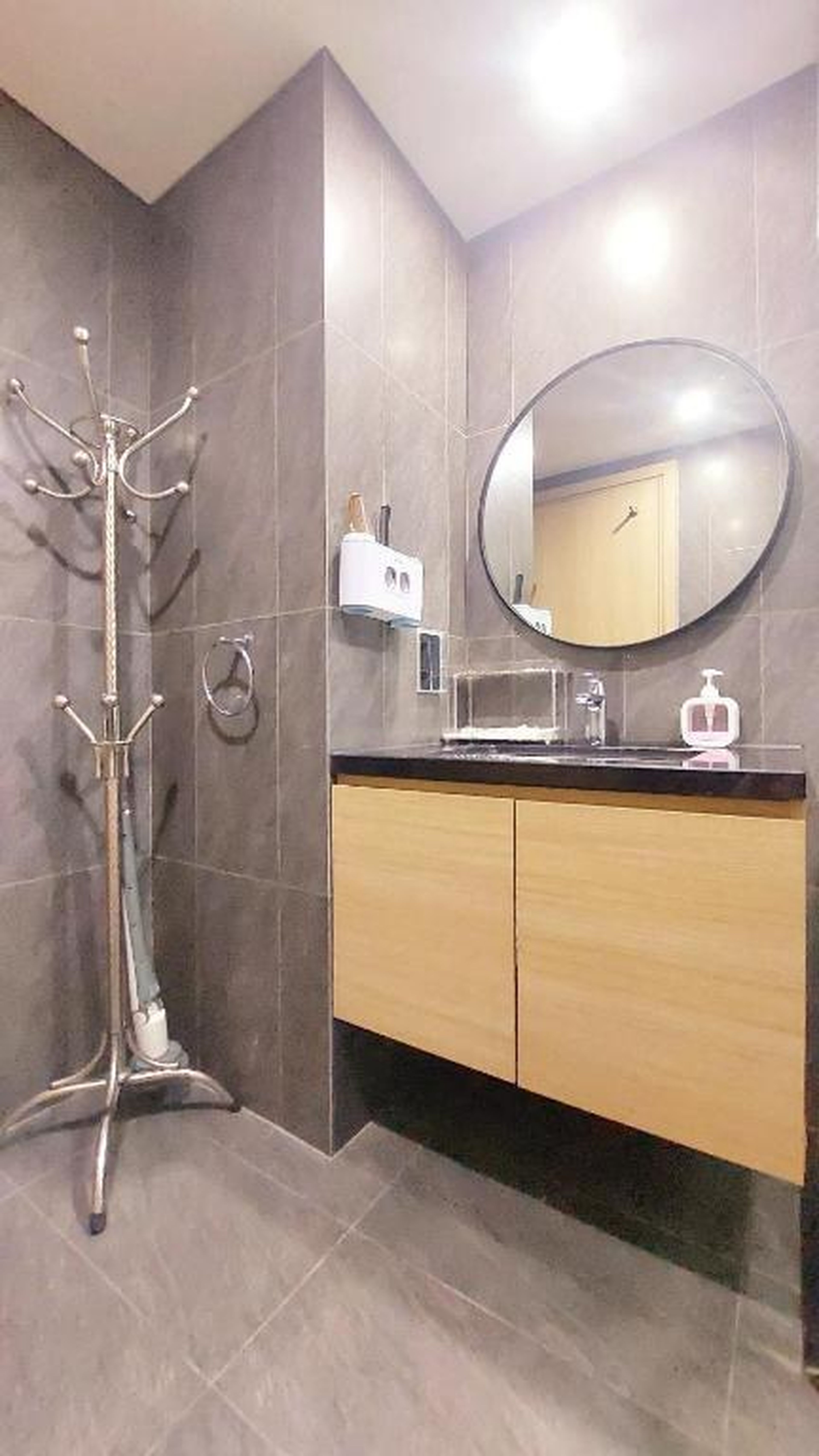Sweet Home - Homestay apartment system at Citadines Marina Ha Long building - Hình 31