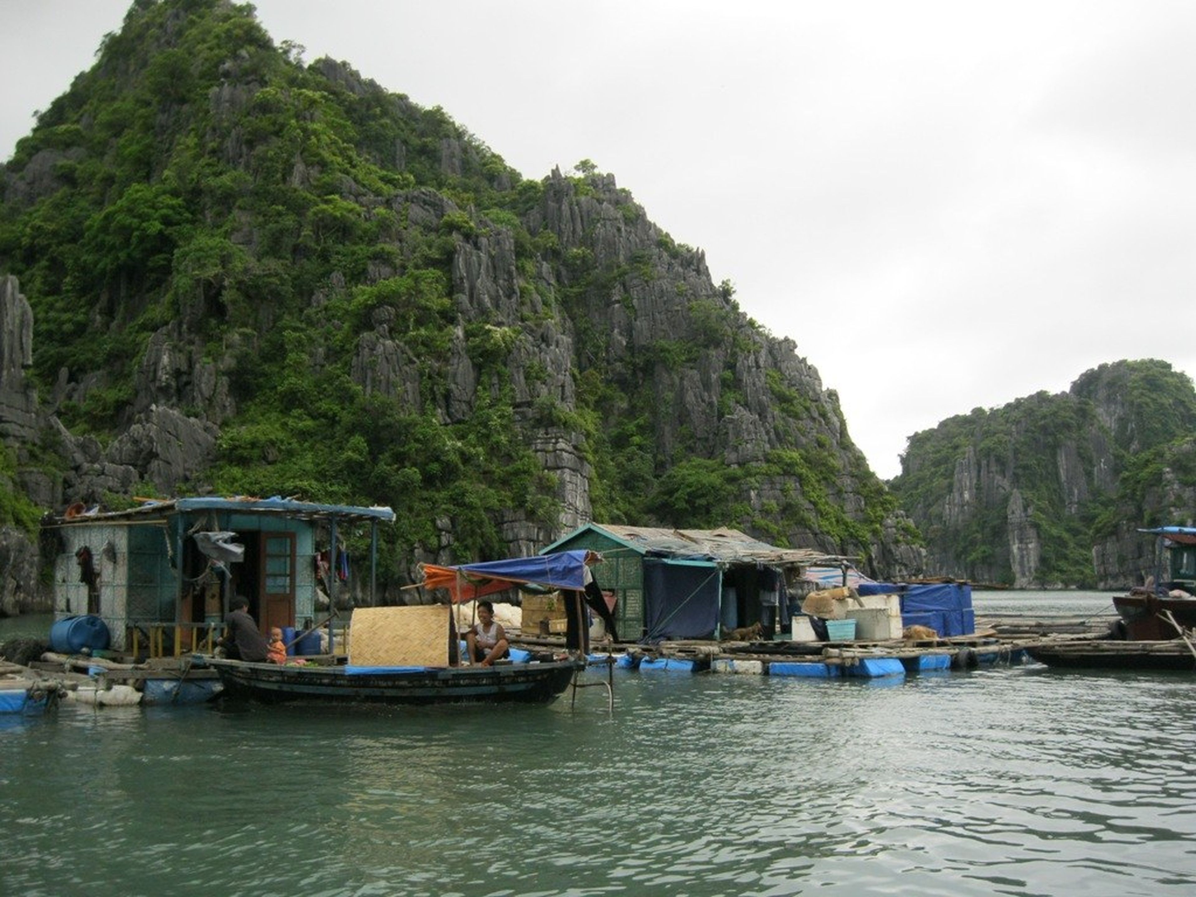 Đặt chân đến làng chài Ba Hang - Nhỏ bé, yên bình và thơ mộng - Hình 8