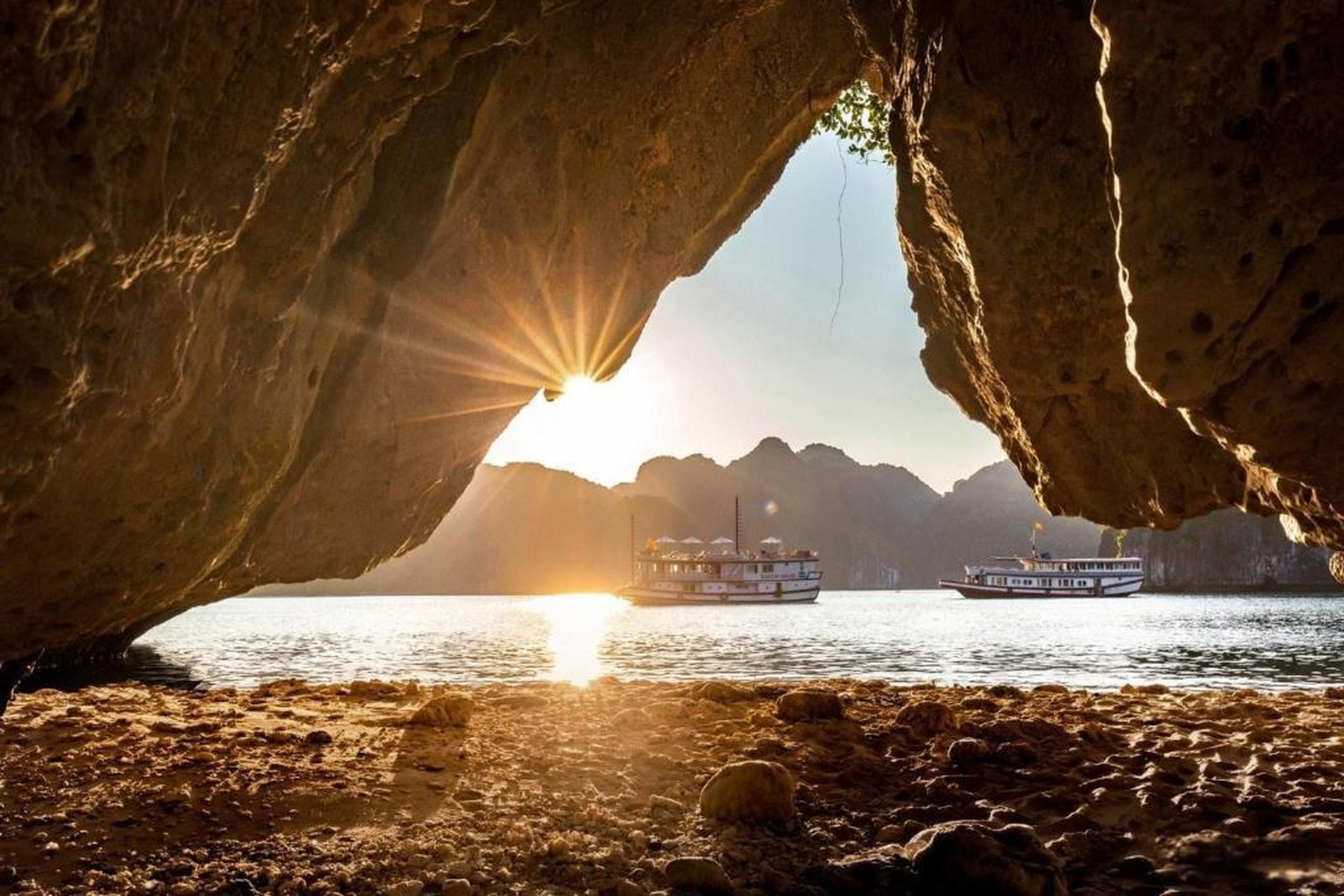 Draha Halong Hotel - Serenity, Charm and Nature - Preferred by Western Travelers - Hình 4