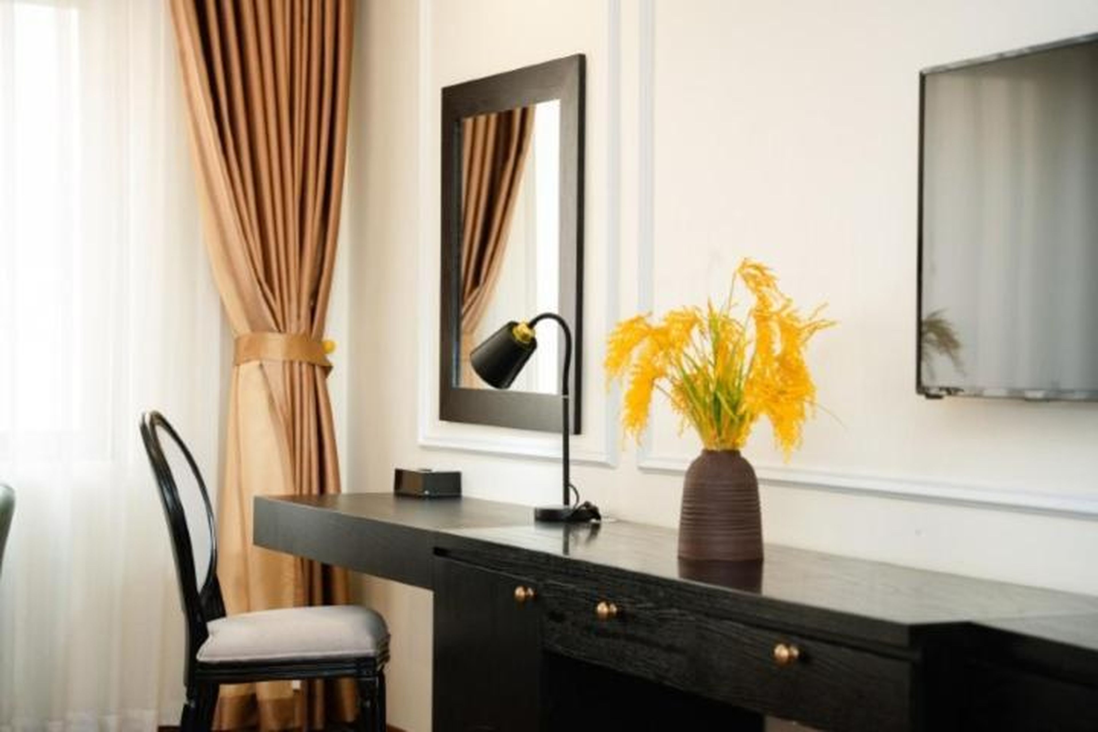 MT Collection Hotel Ha Long - Hình 21