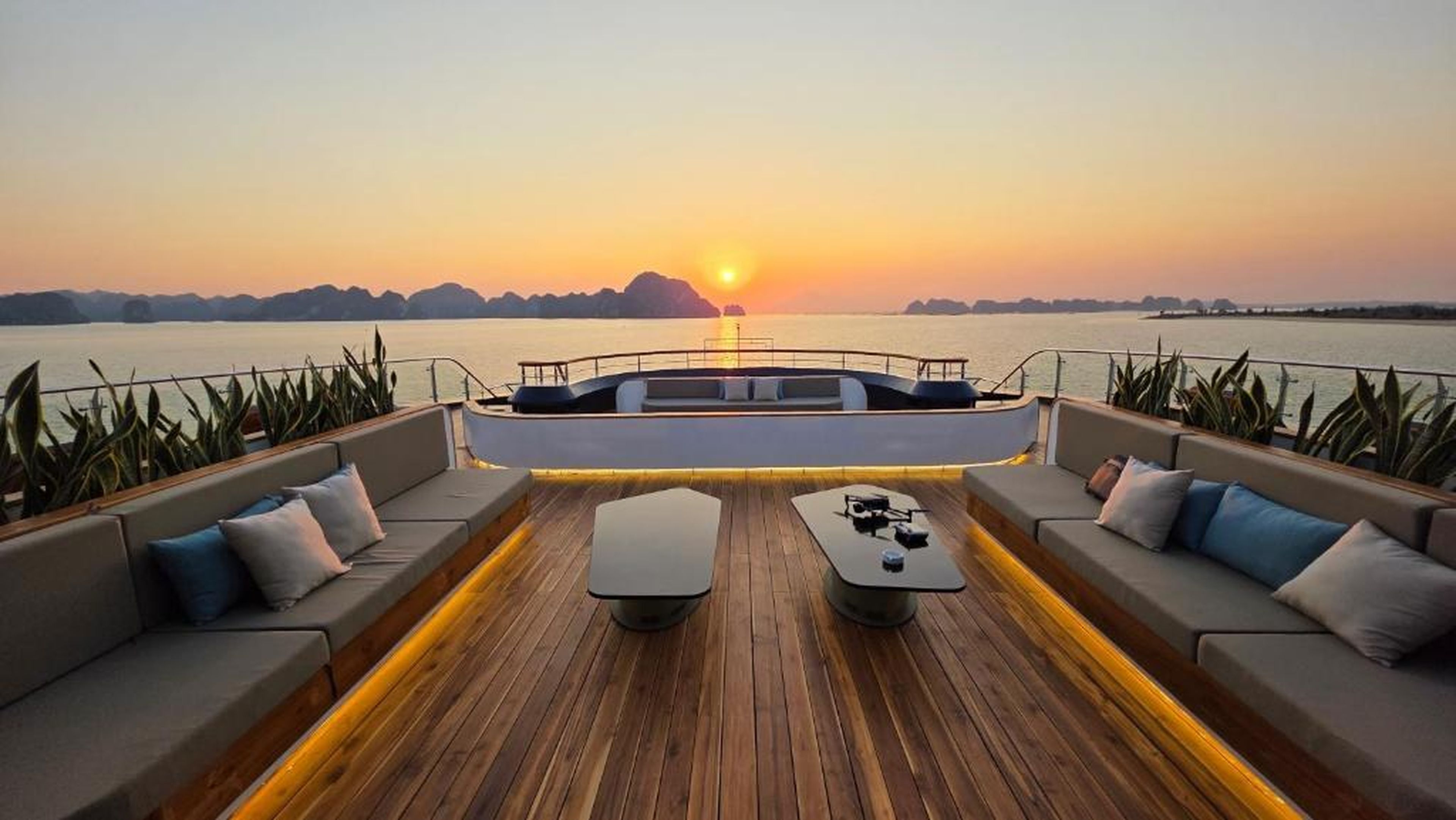 Azura Cruise - Hình 29