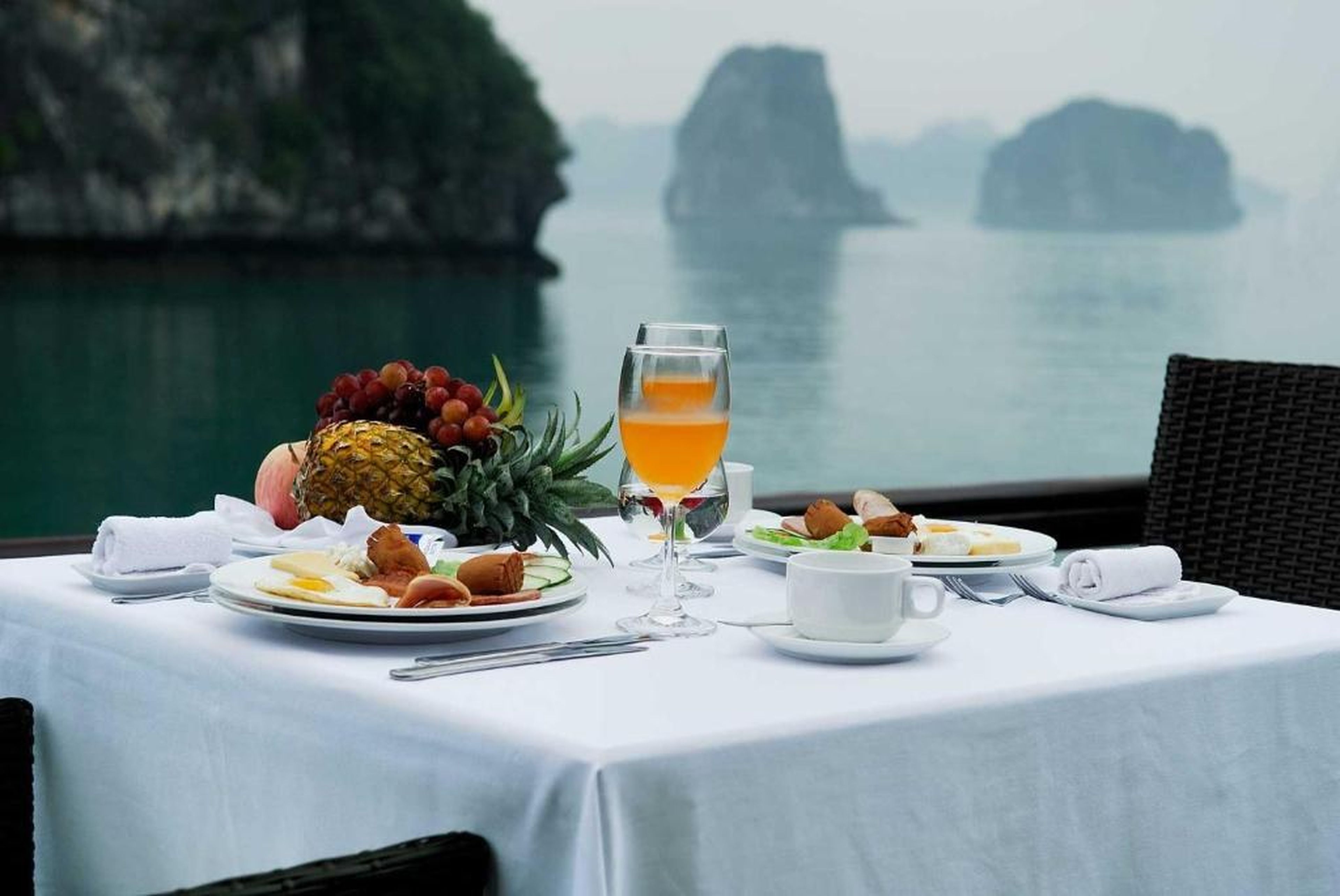 Private Bhaya Legend Cruise - Hình 1