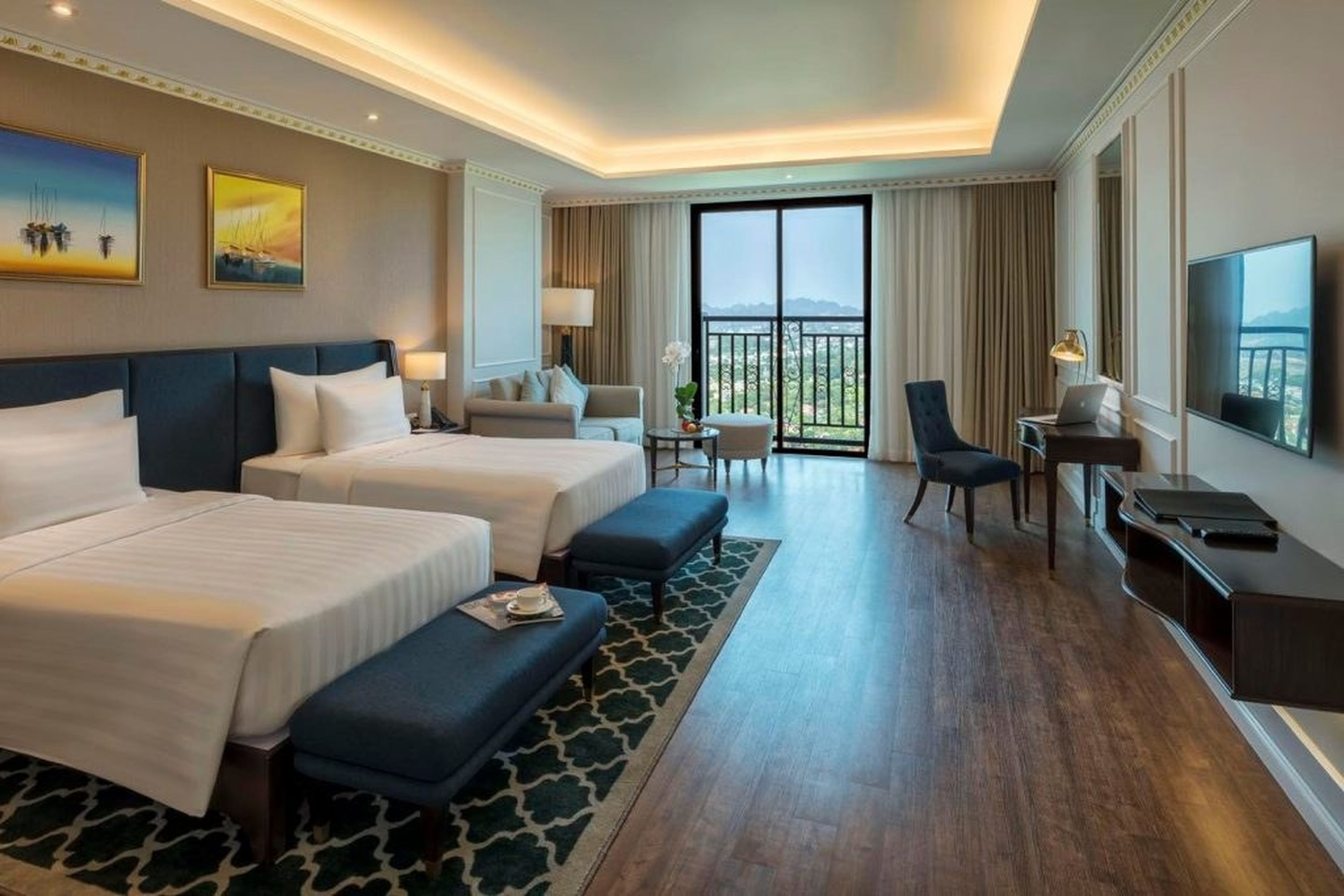Top 4 Luxury Hotels in Ha Long with Stunning Bay Views - Hình 2