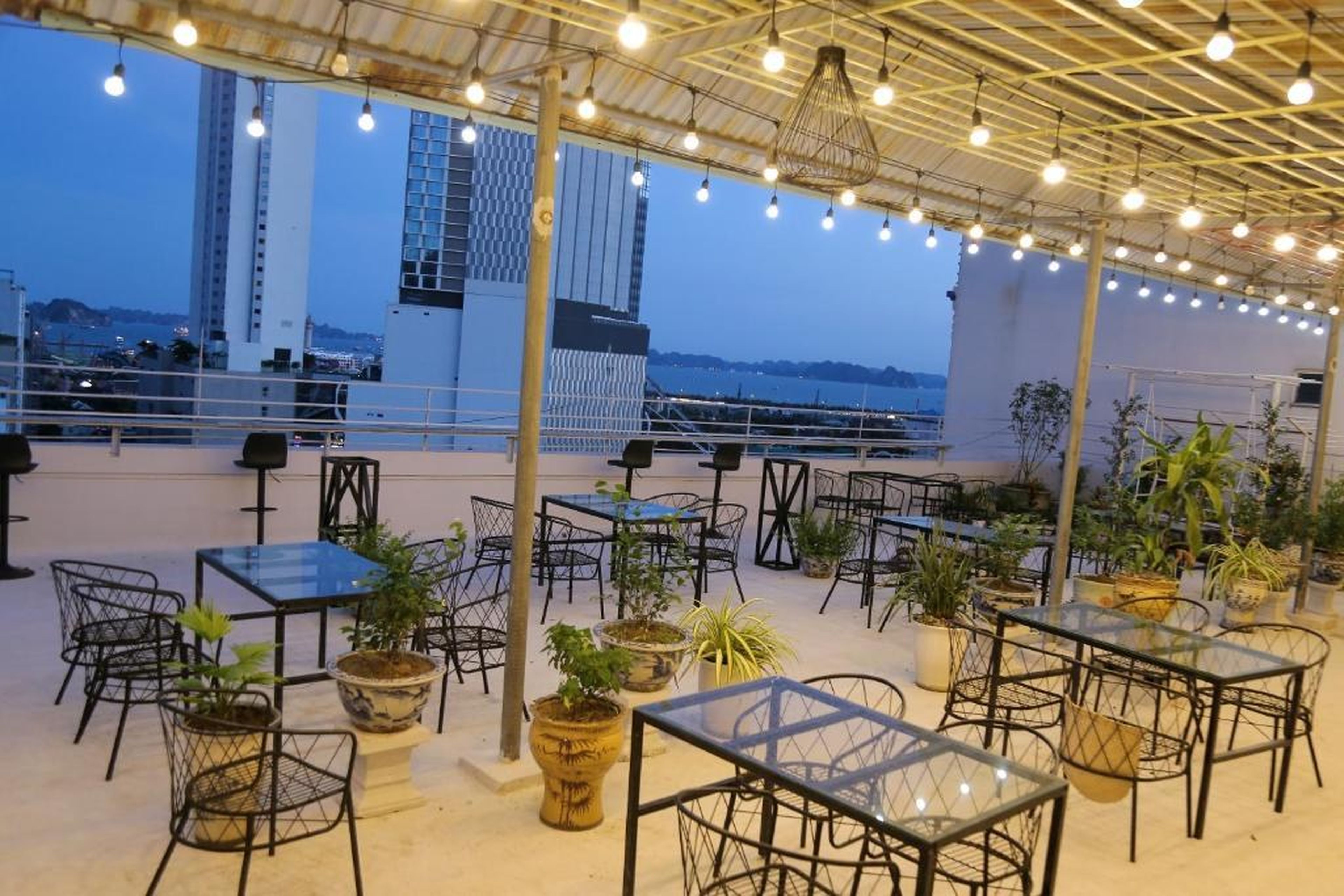 Retro Homestay Hạ Long - Hình 8