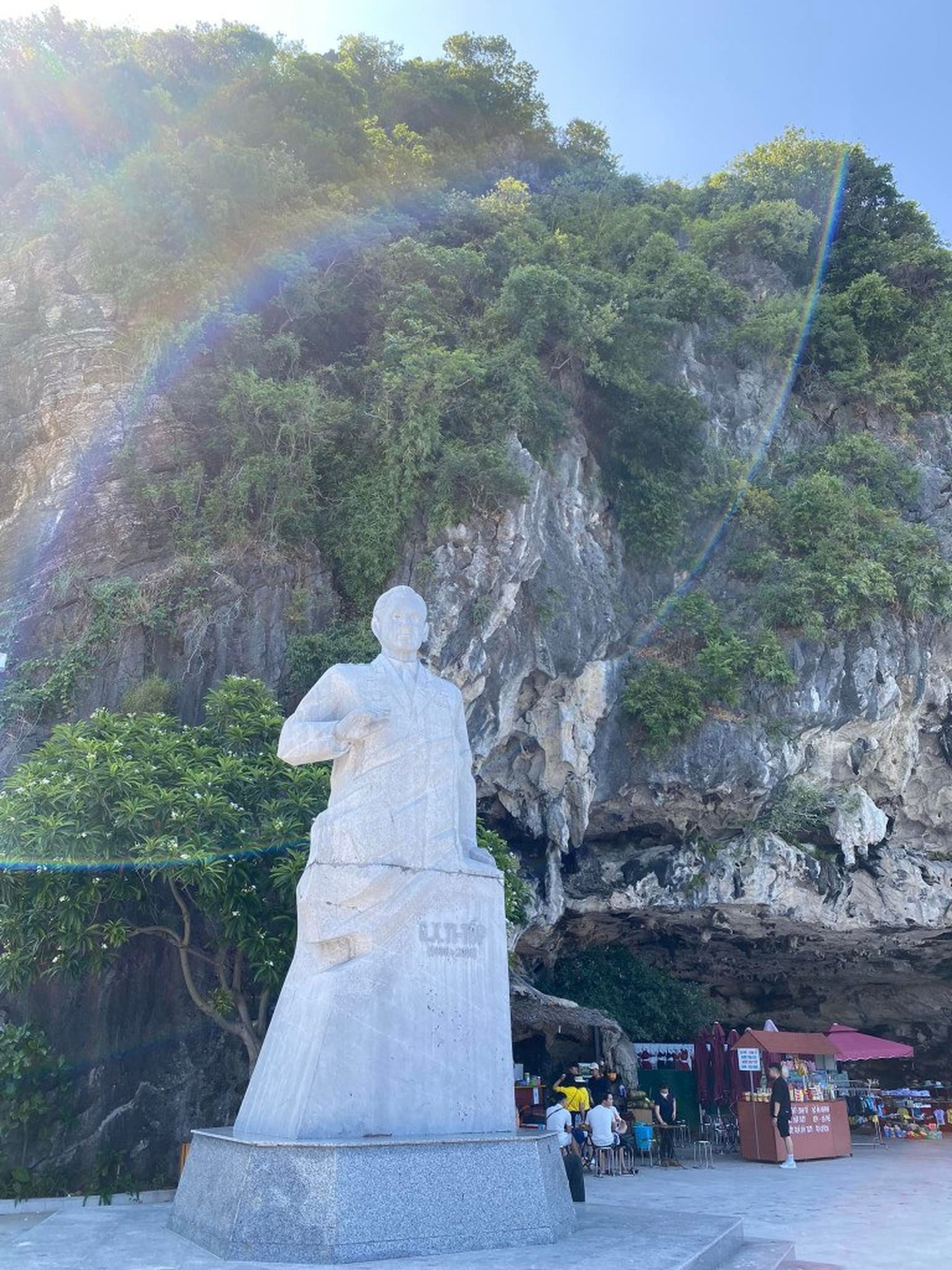 1-Day Ha Long Tour: Luxury Leisure on Hana Premium Cruise - Hình 9