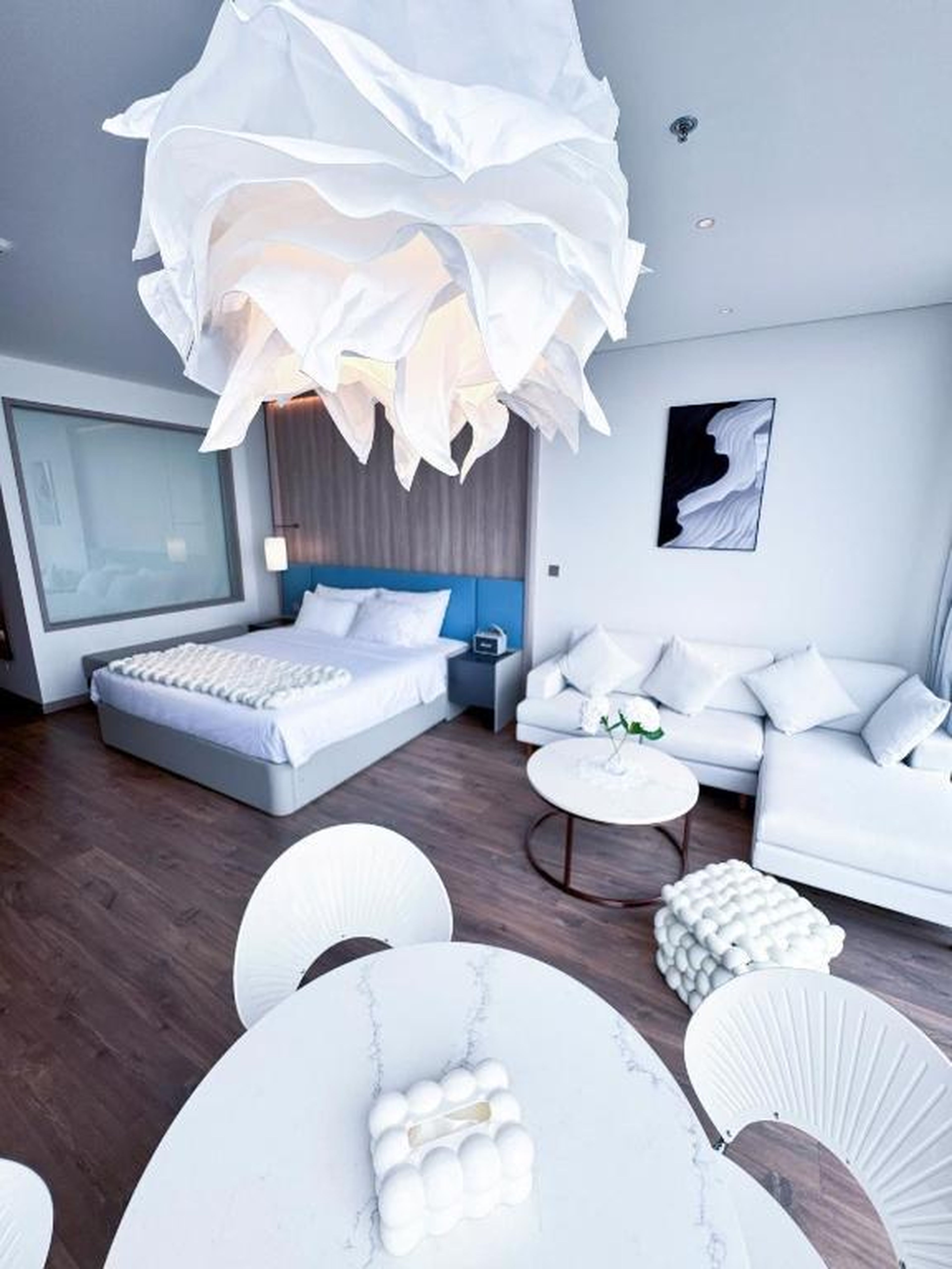 A La Carte Ha Long Bay Seaside Apartments - Hình 17