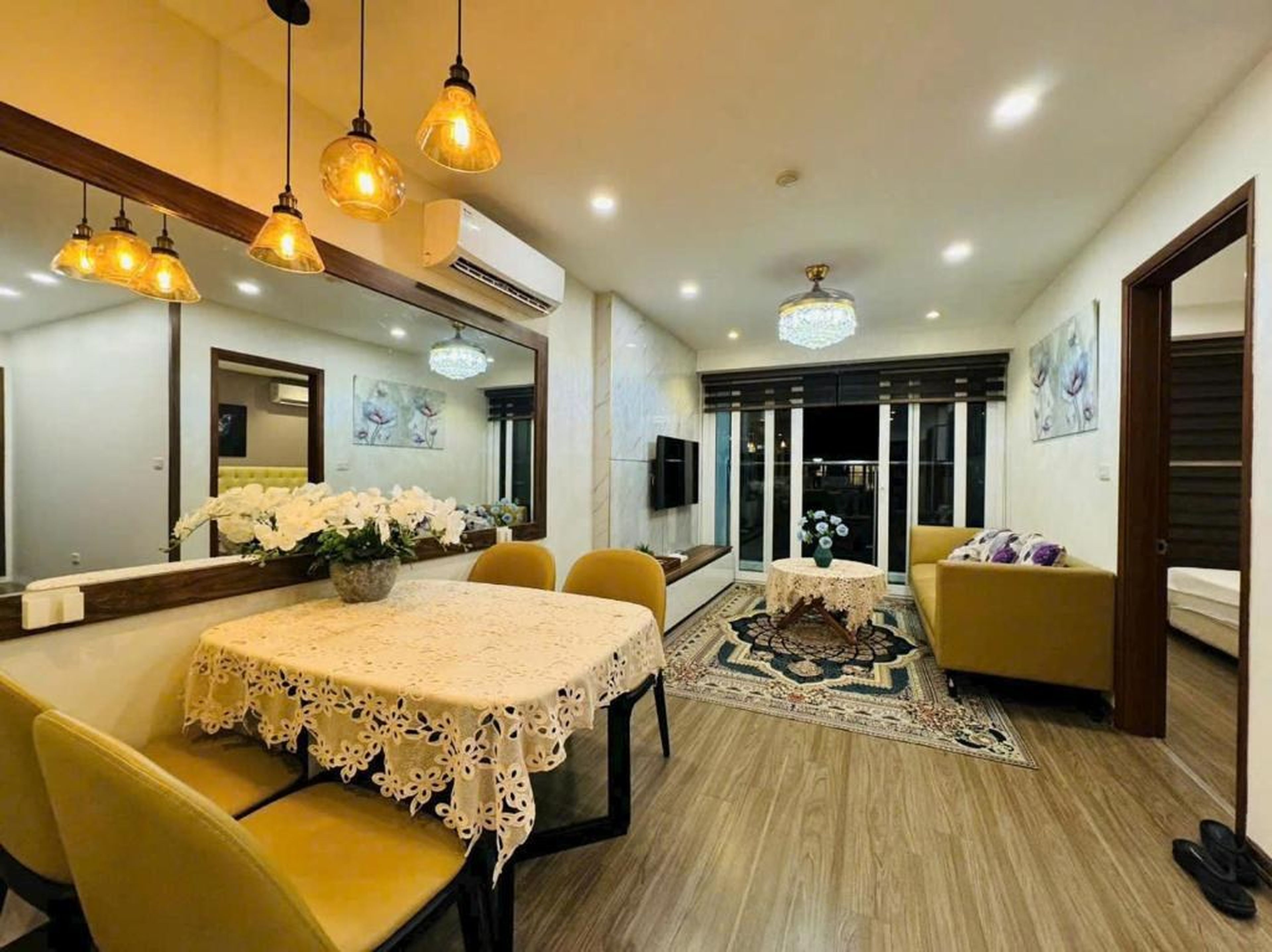 2BR Luxury Apt, Sea View, Heart of Bai Chay - Hình 9