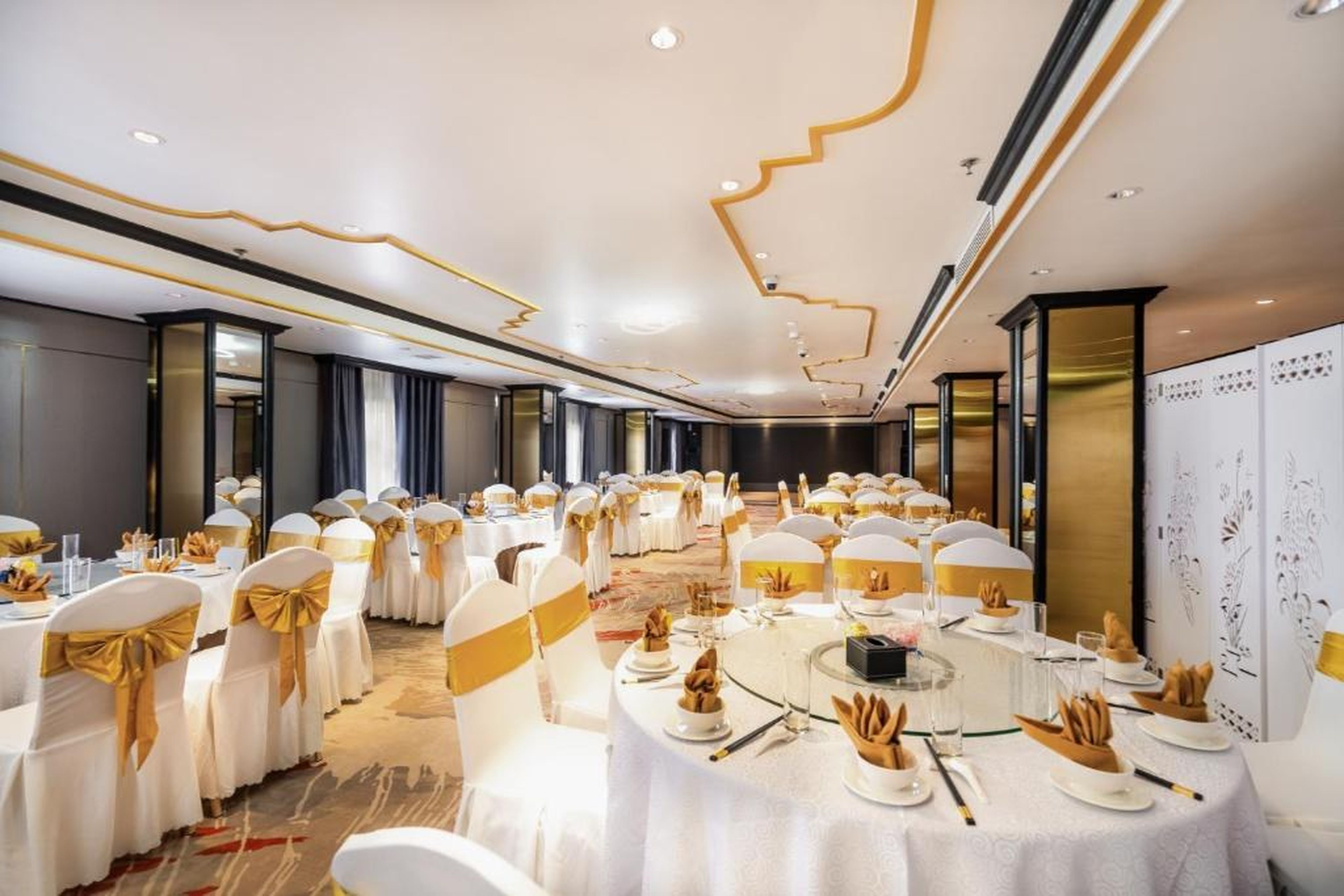 FTE Ha Long Hotel - Hình 3