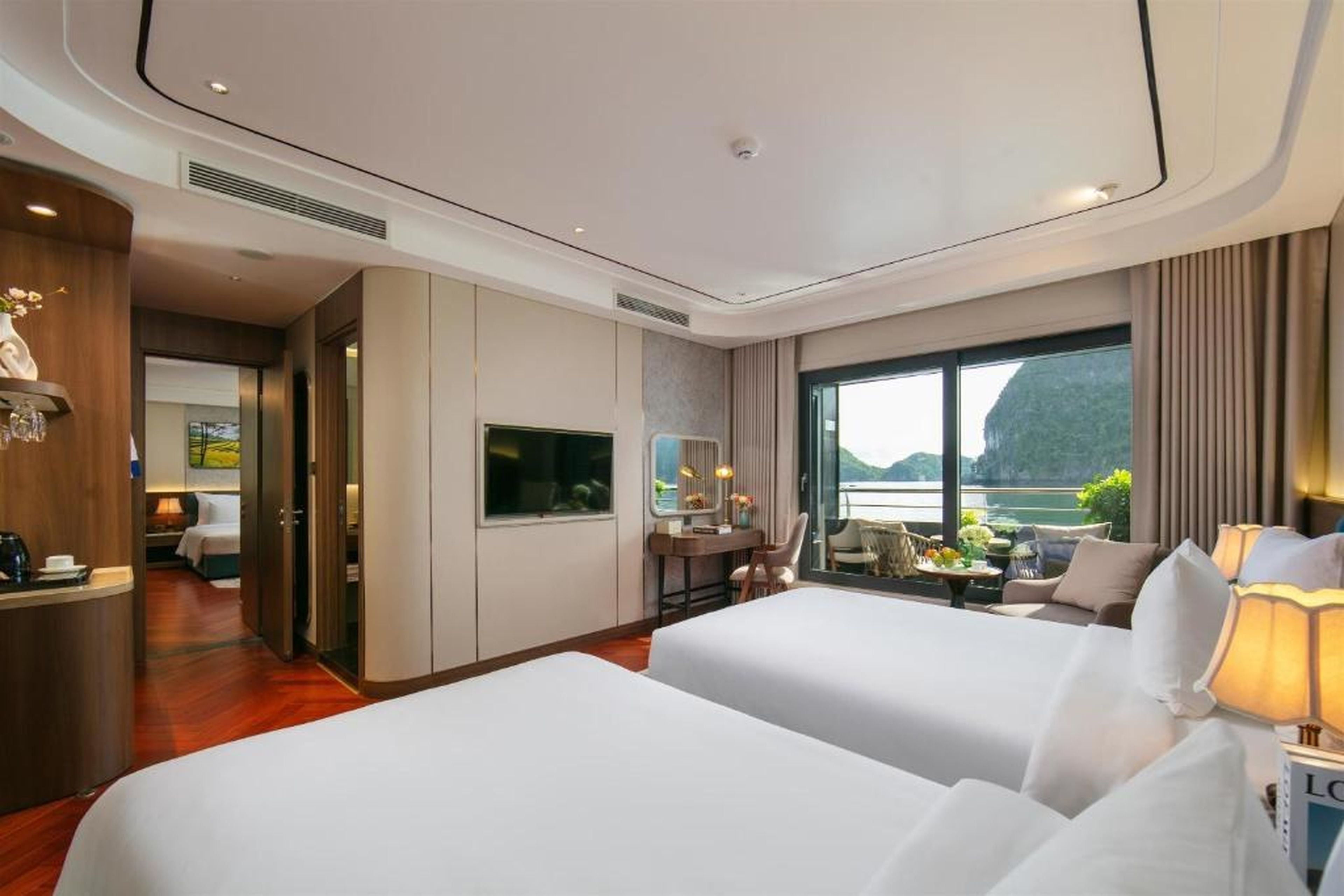 Calista Cruise - A Ha Long Bay Spectacle - Hình 41