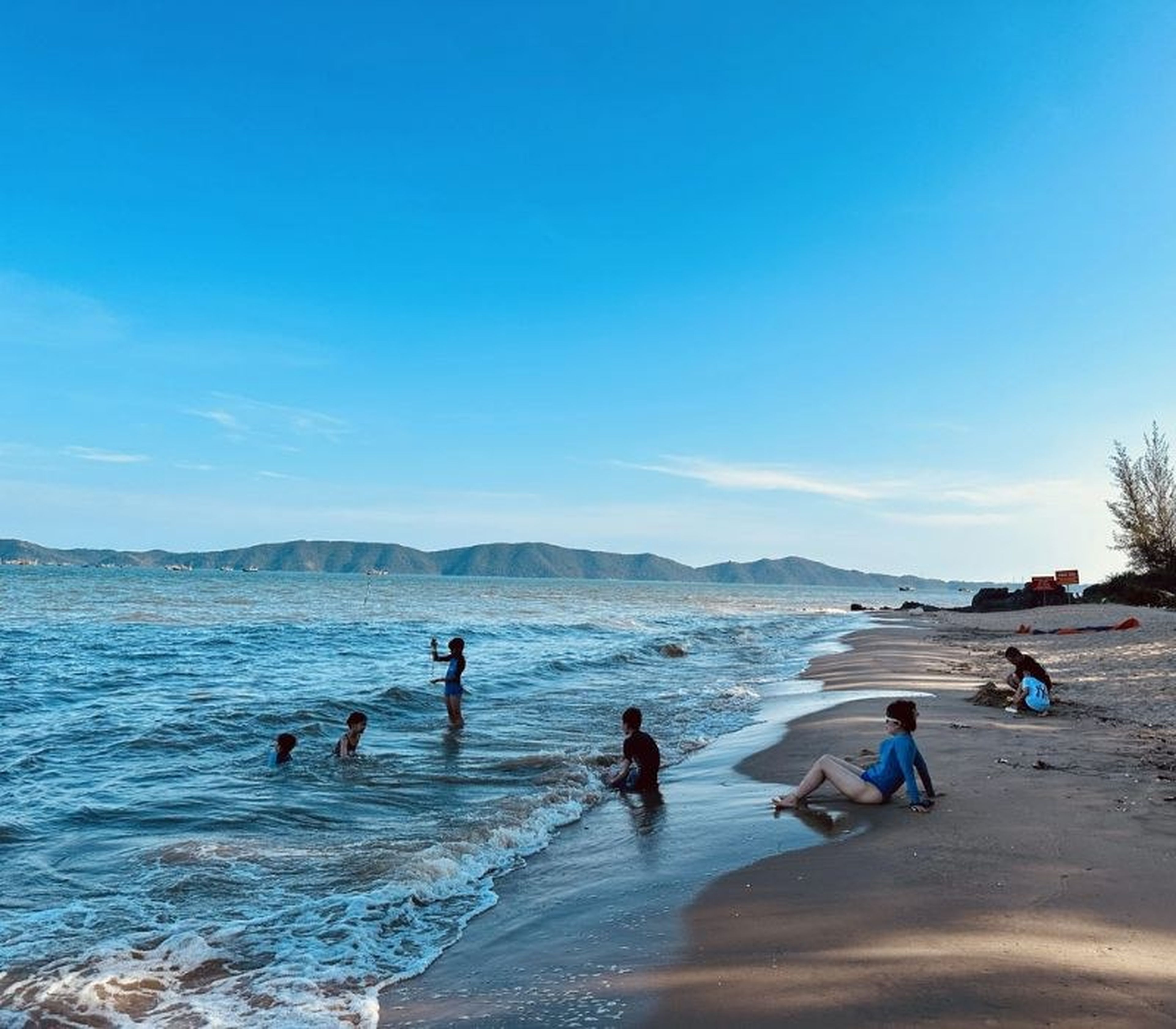 Bãi Đá Đen: Kỳ quan hoang sơ nơi địa đầu tổ quốc - Hình 2