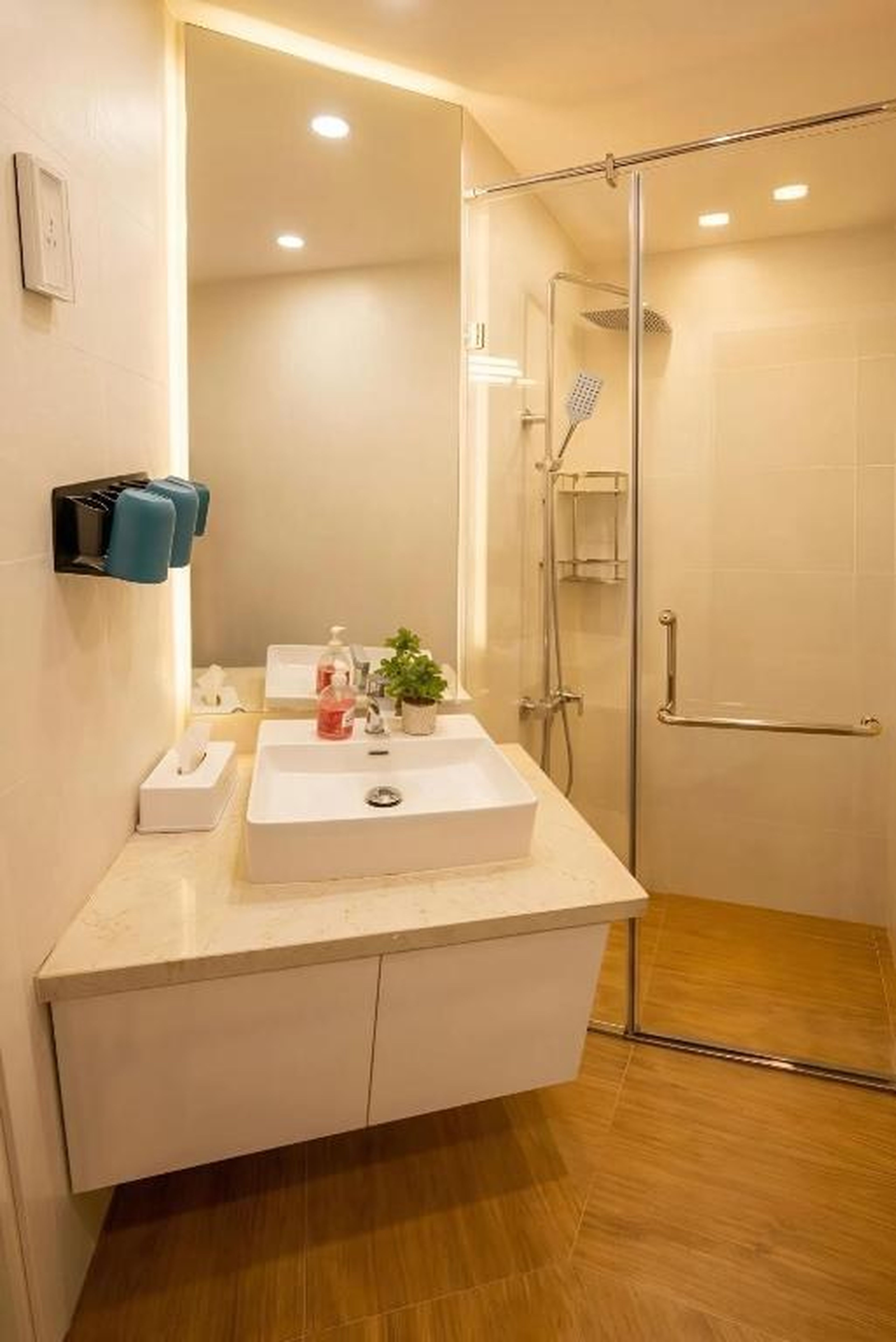 Family - Friendly 2BR Sea View Apartment - Green Diamond Ha Long - Hình 18