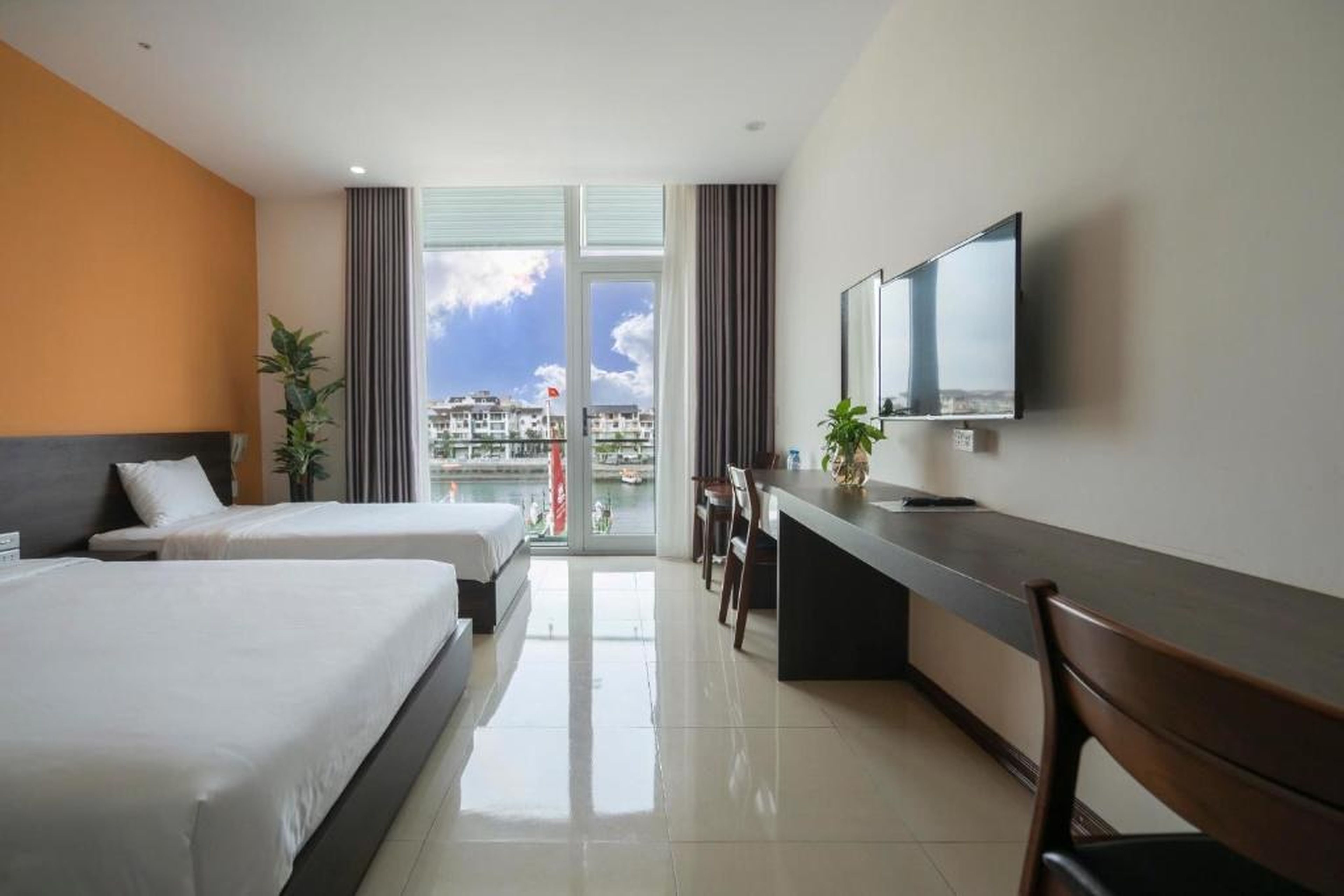 COCO Tuan Chau Hotel - Hình 34