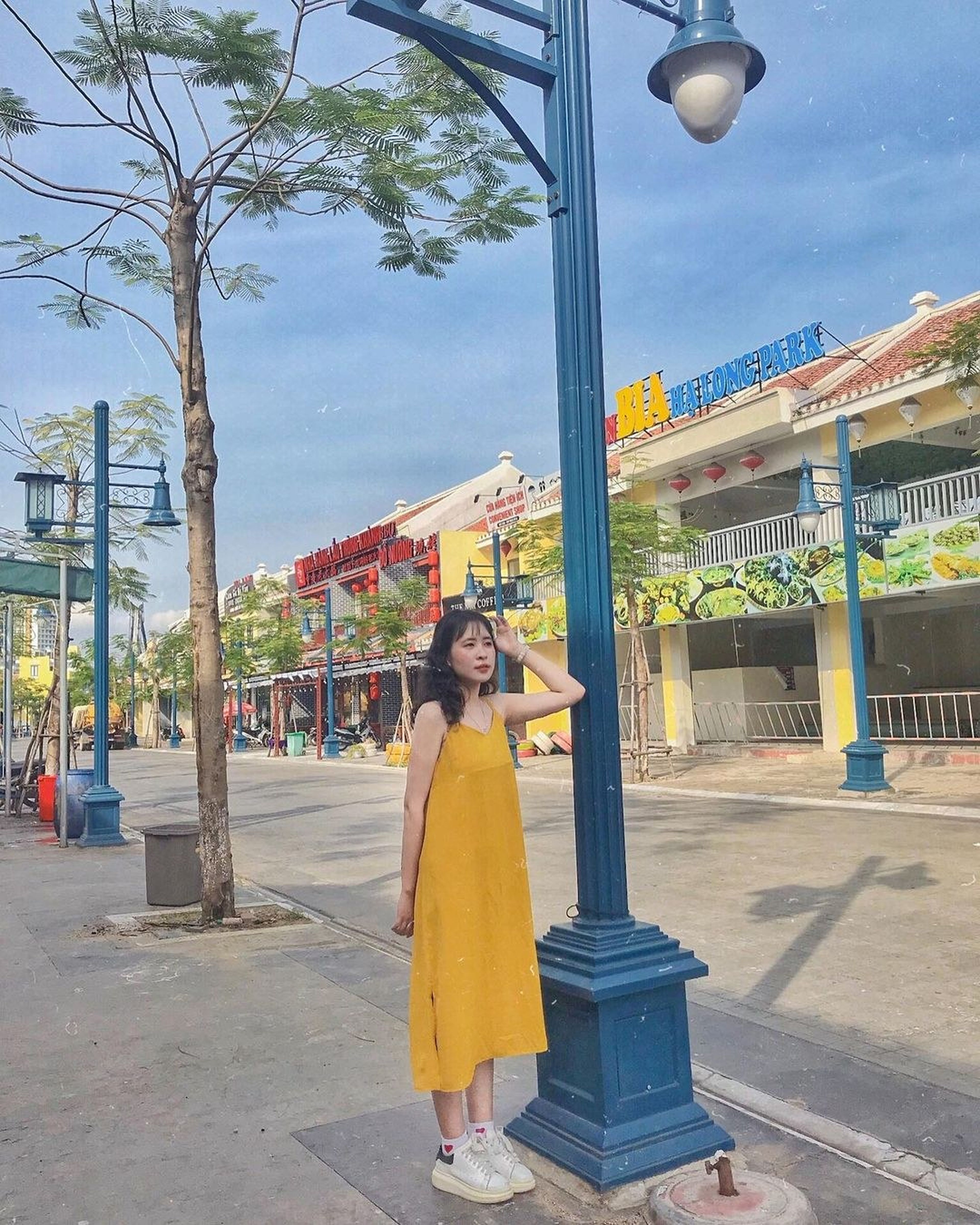 Lạc về khung cảnh cực tình tựa con đường triển lãm tại Phố cổ Sun World - Hình 7