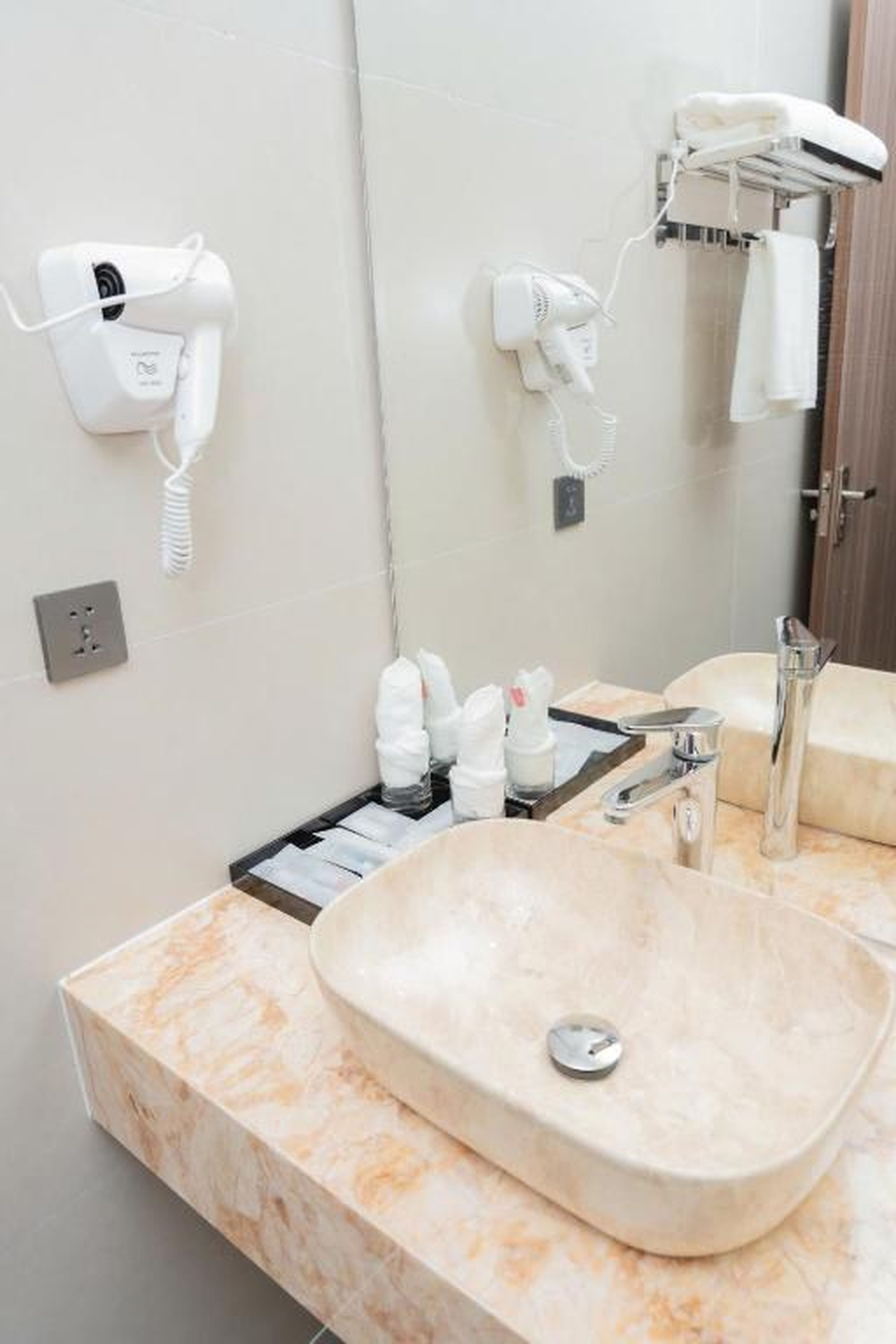 Long Hải Hotel - Hình 27