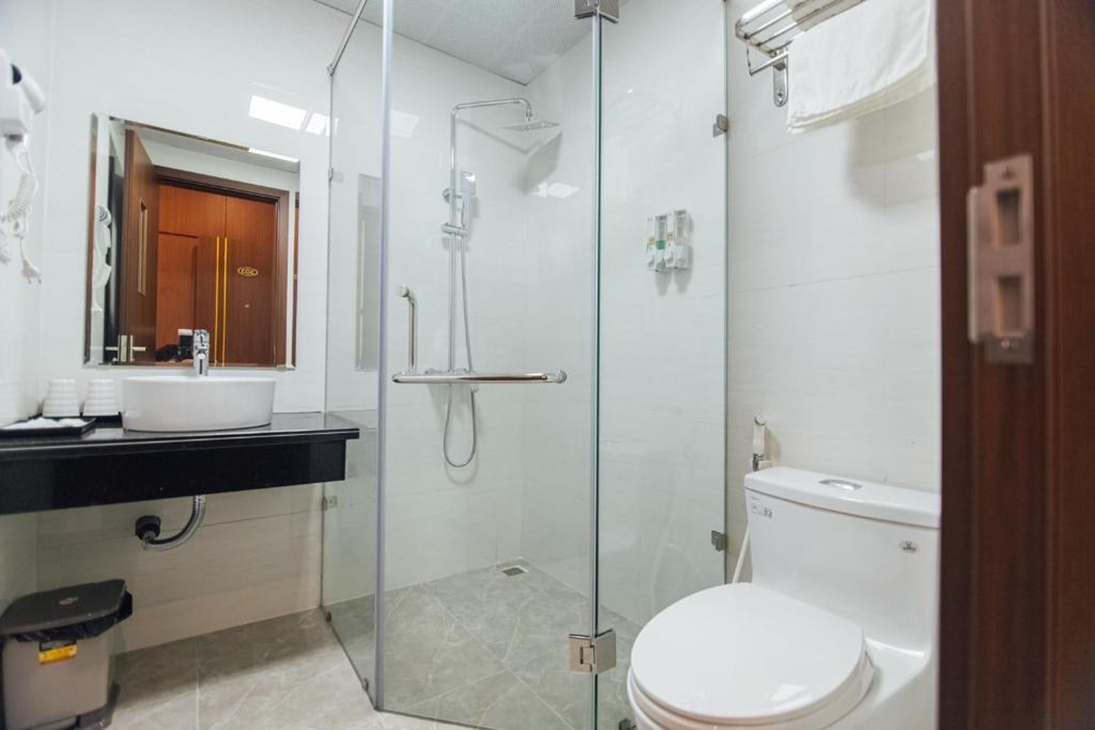 Quỳnh Anh Hotel Hạ Long - Hình 2