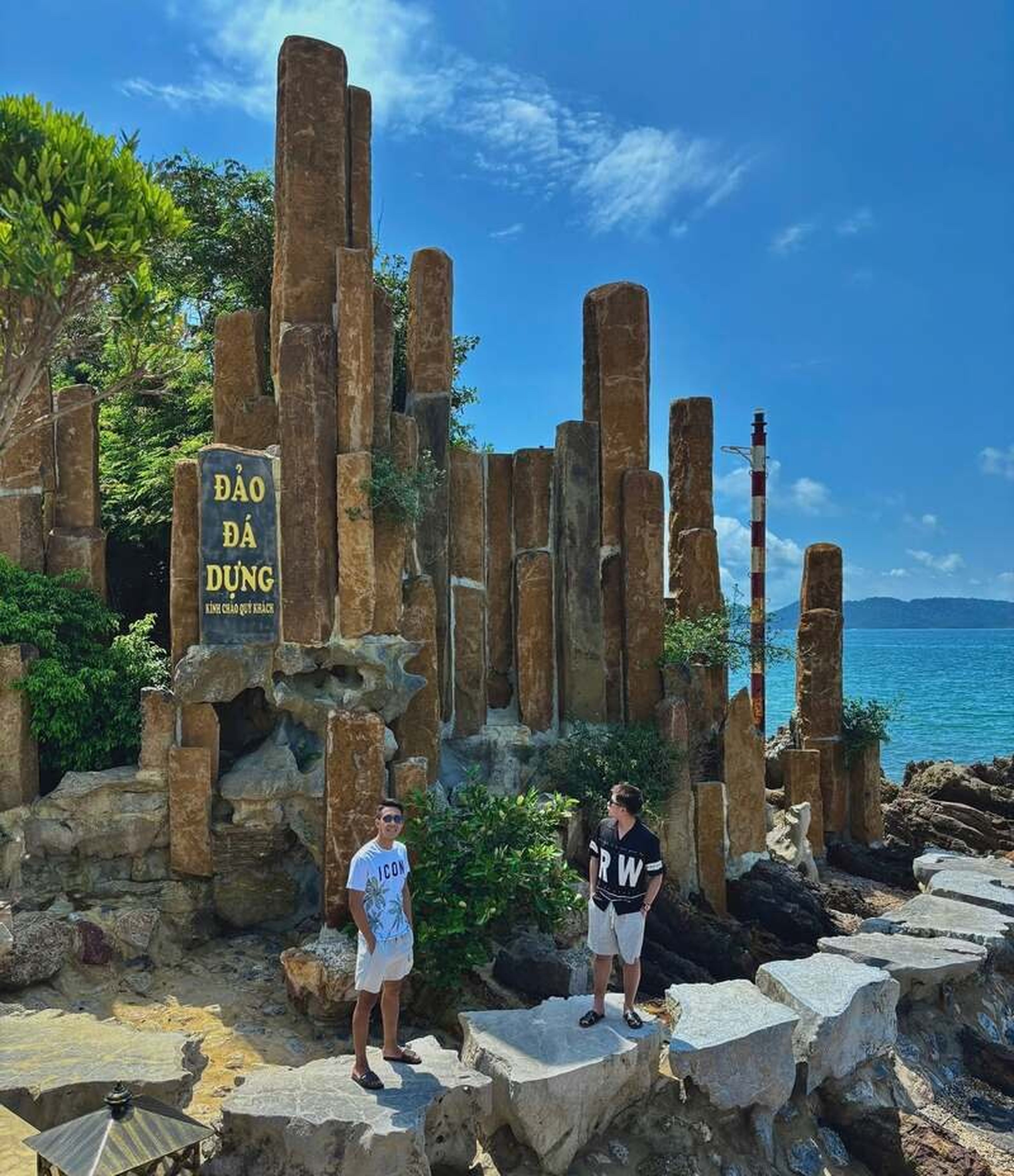 Đảo Đá Dựng, viên ngọc thô giữa lòng Quảng Ninh - Hình 5