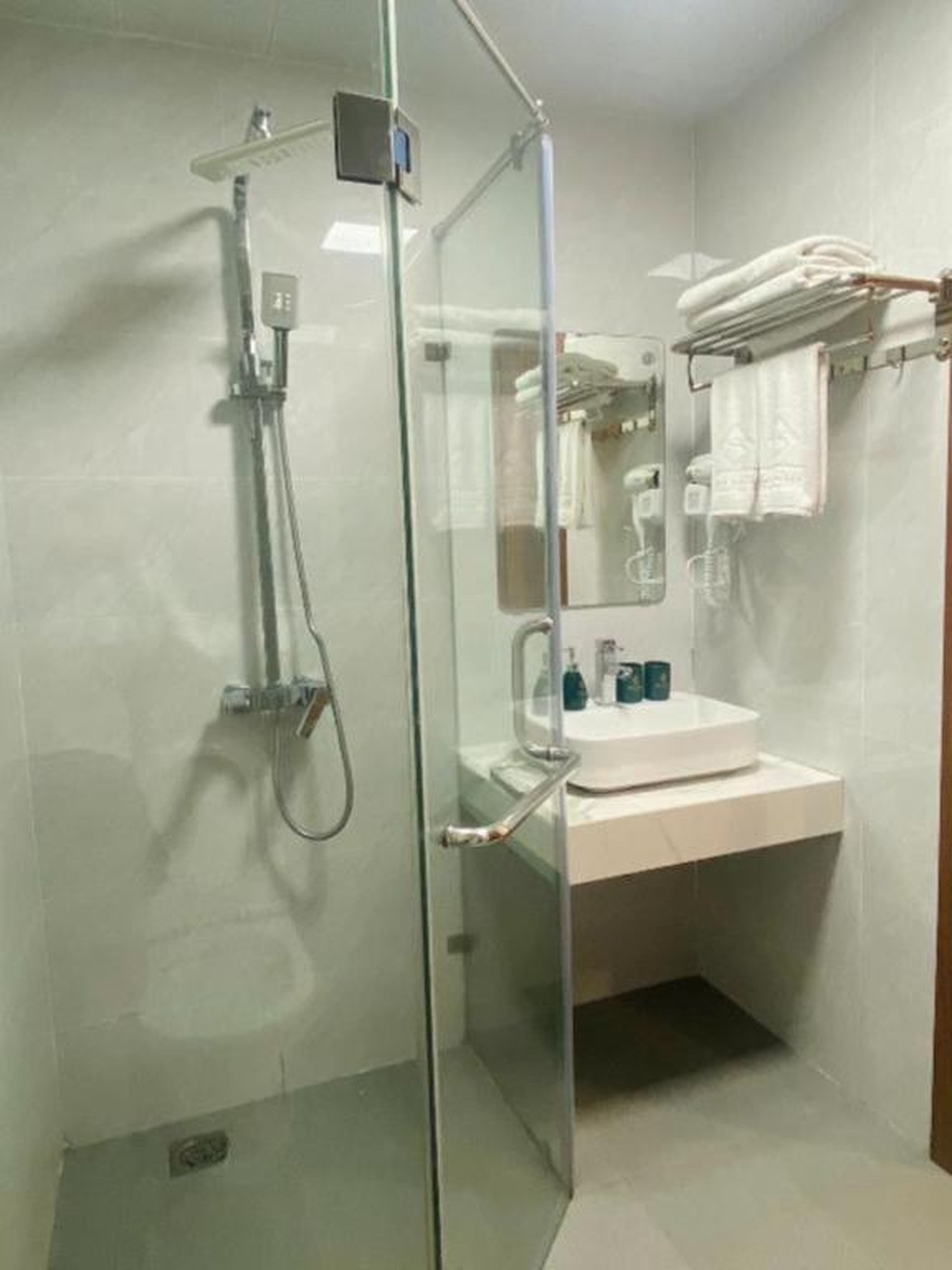Mai Linh Hotel - Hình 16