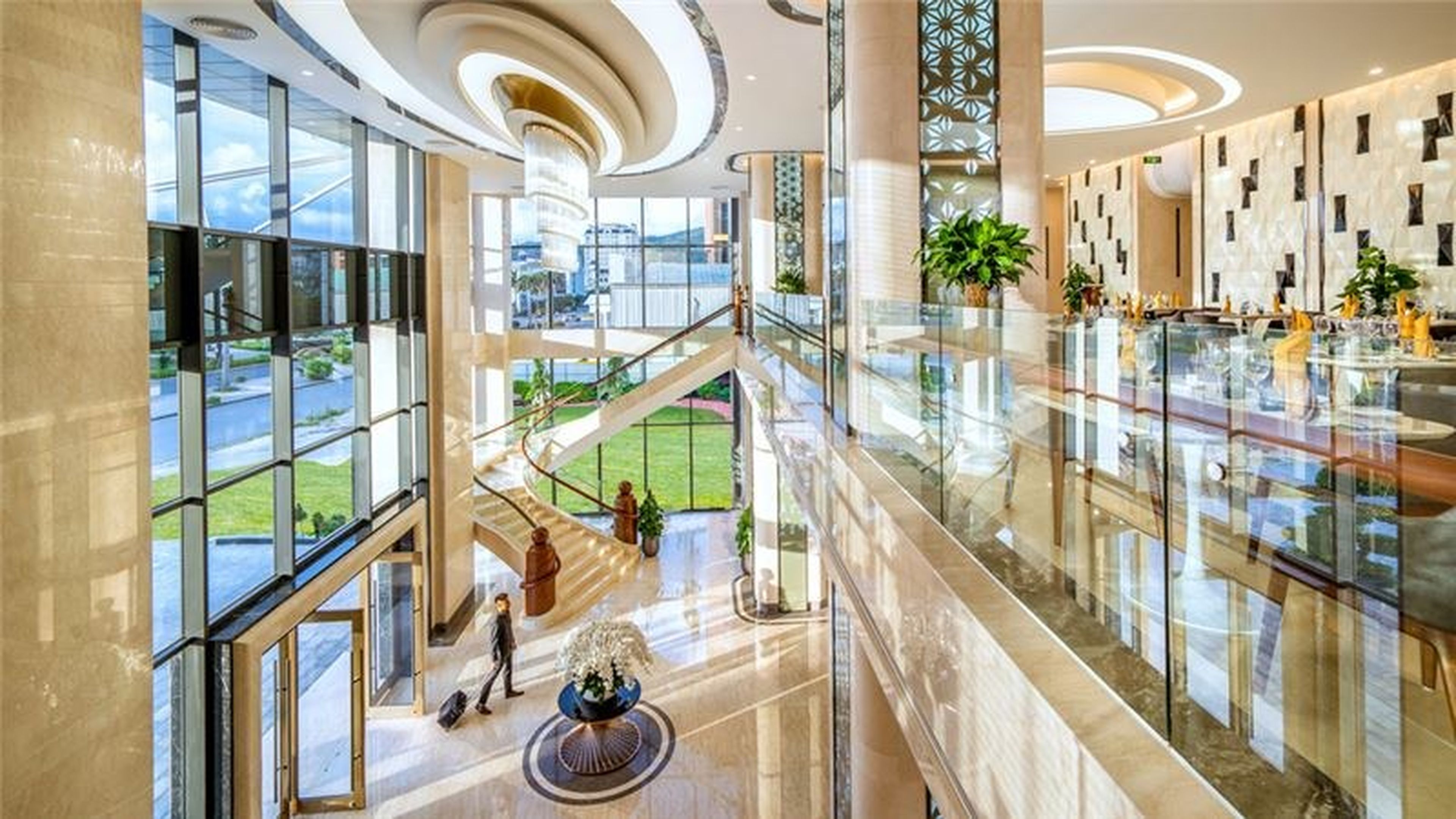 Top 5 luxury hotels and cruises in Ha Long Bay with attractive deals - Hình 9